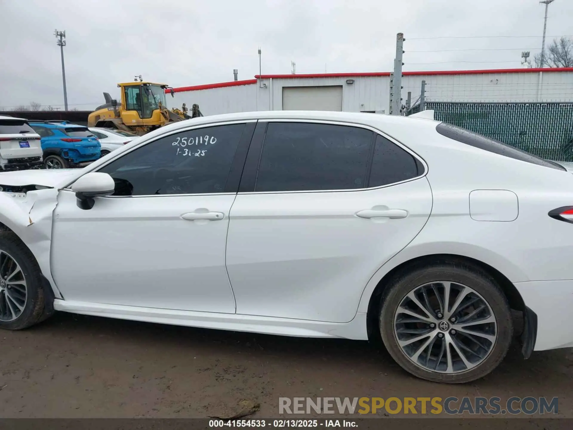 14 Photograph of a damaged car 4T1G11AK1LU380458 TOYOTA CAMRY 2020