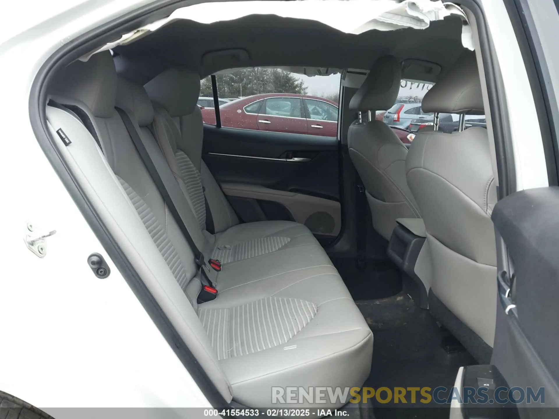 8 Photograph of a damaged car 4T1G11AK1LU380458 TOYOTA CAMRY 2020