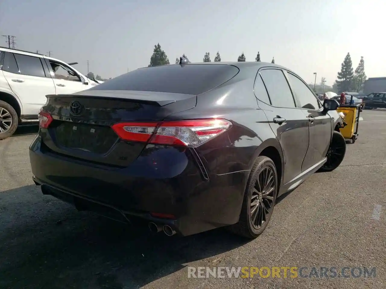 4 Photograph of a damaged car 4T1G11AK1LU380878 TOYOTA CAMRY 2020