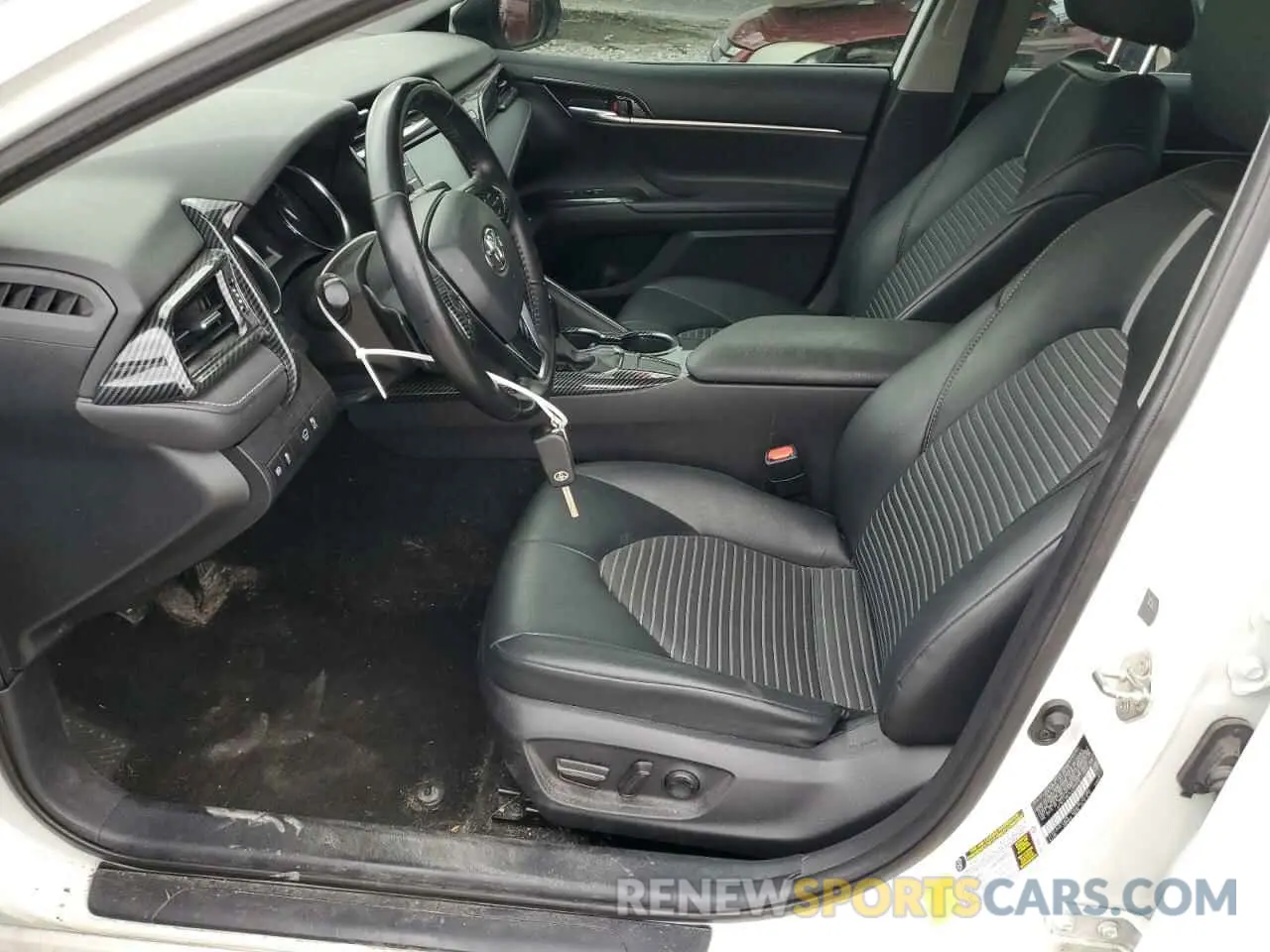 7 Photograph of a damaged car 4T1G11AK1LU383375 TOYOTA CAMRY 2020