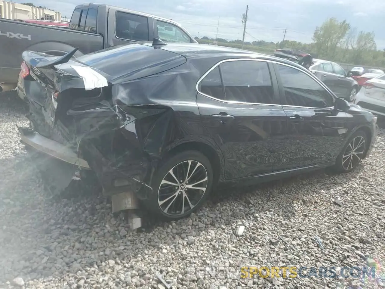 3 Photograph of a damaged car 4T1G11AK1LU511369 TOYOTA CAMRY 2020