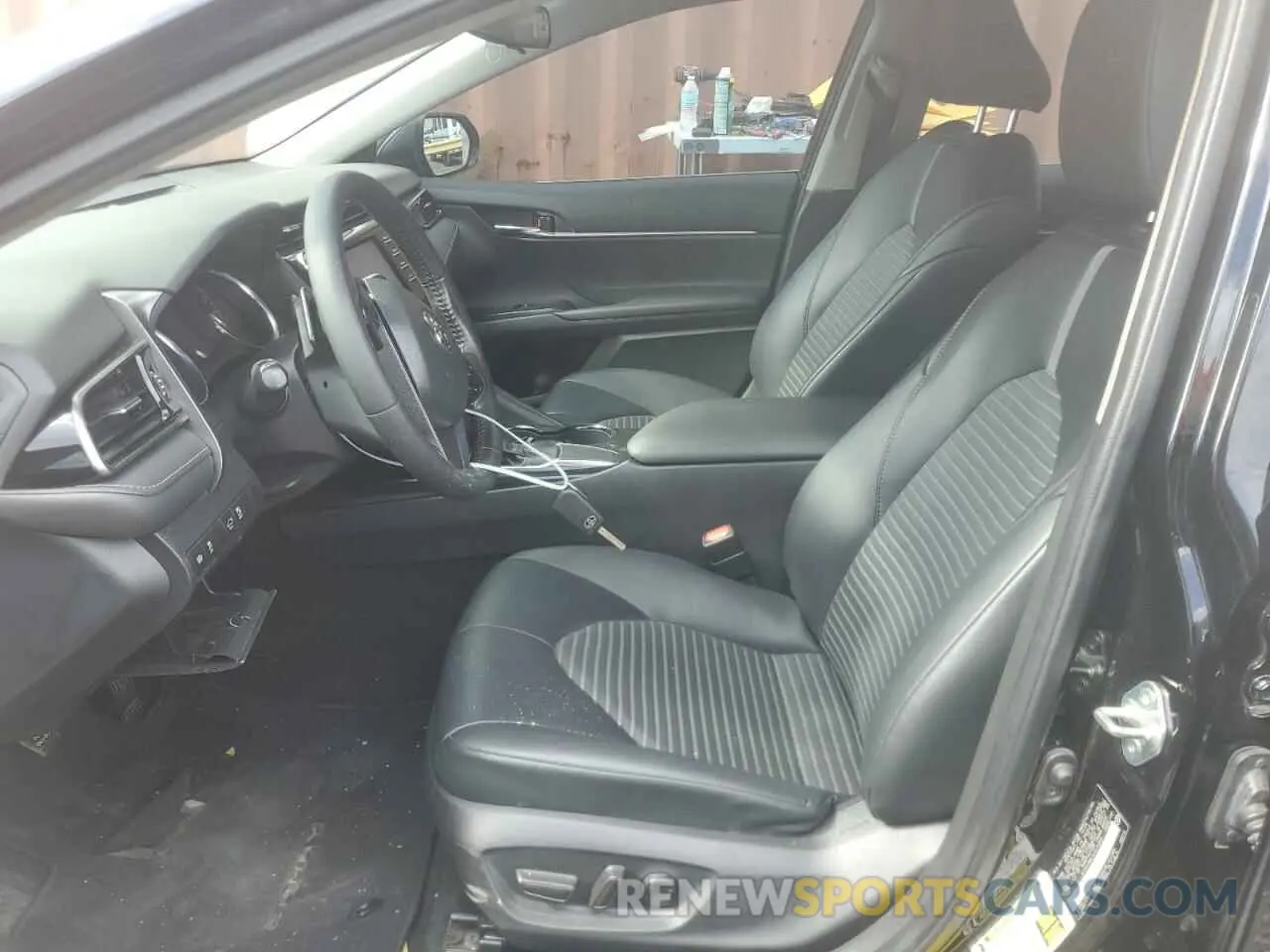 7 Photograph of a damaged car 4T1G11AK1LU511369 TOYOTA CAMRY 2020