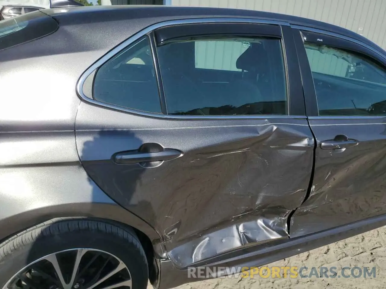 11 Photograph of a damaged car 4T1G11AK1LU862380 TOYOTA CAMRY 2020