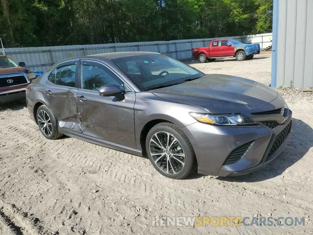 4 Photograph of a damaged car 4T1G11AK1LU862380 TOYOTA CAMRY 2020