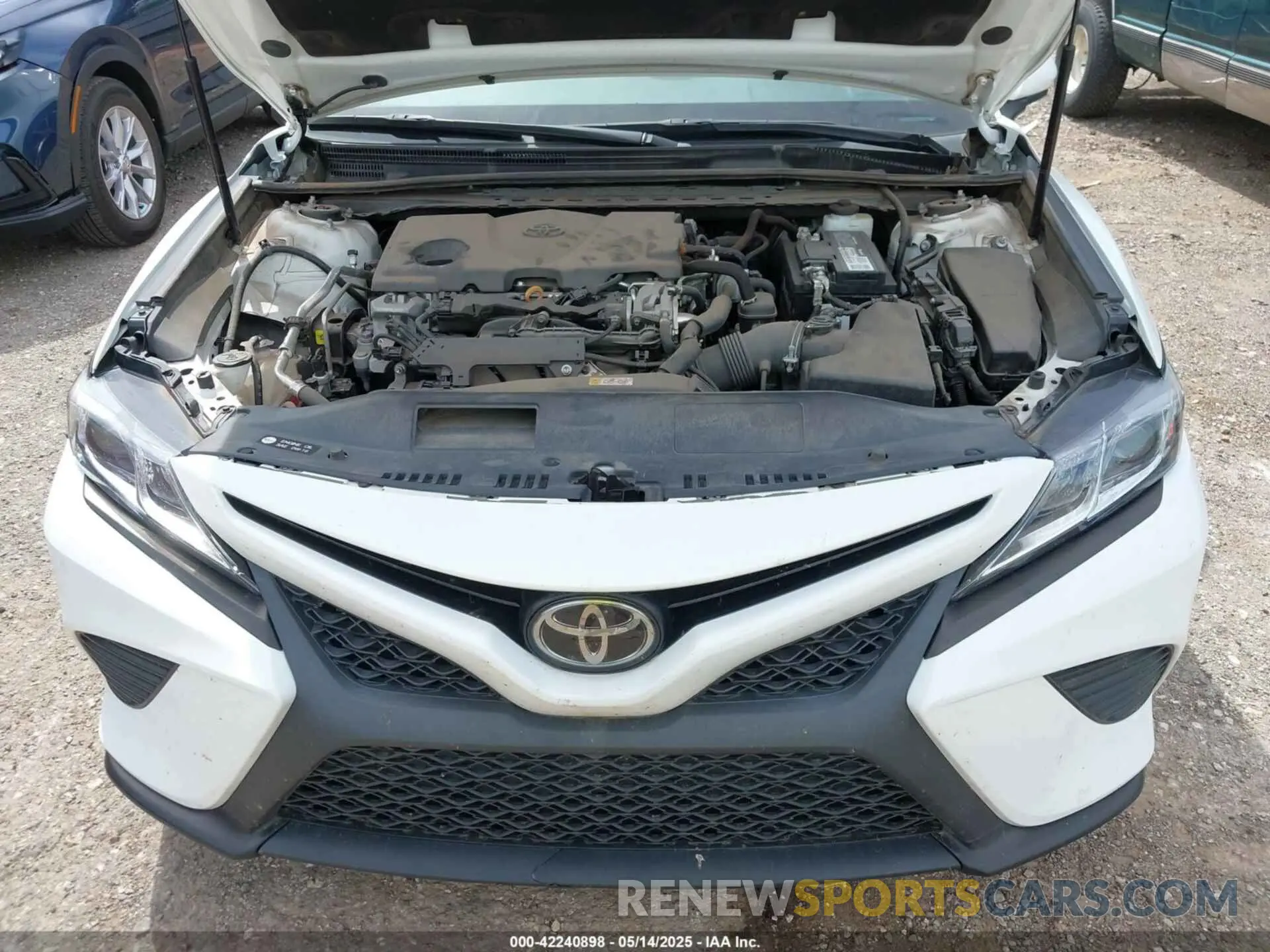 10 Photograph of a damaged car 4T1G11AK1LU862704 TOYOTA CAMRY 2020