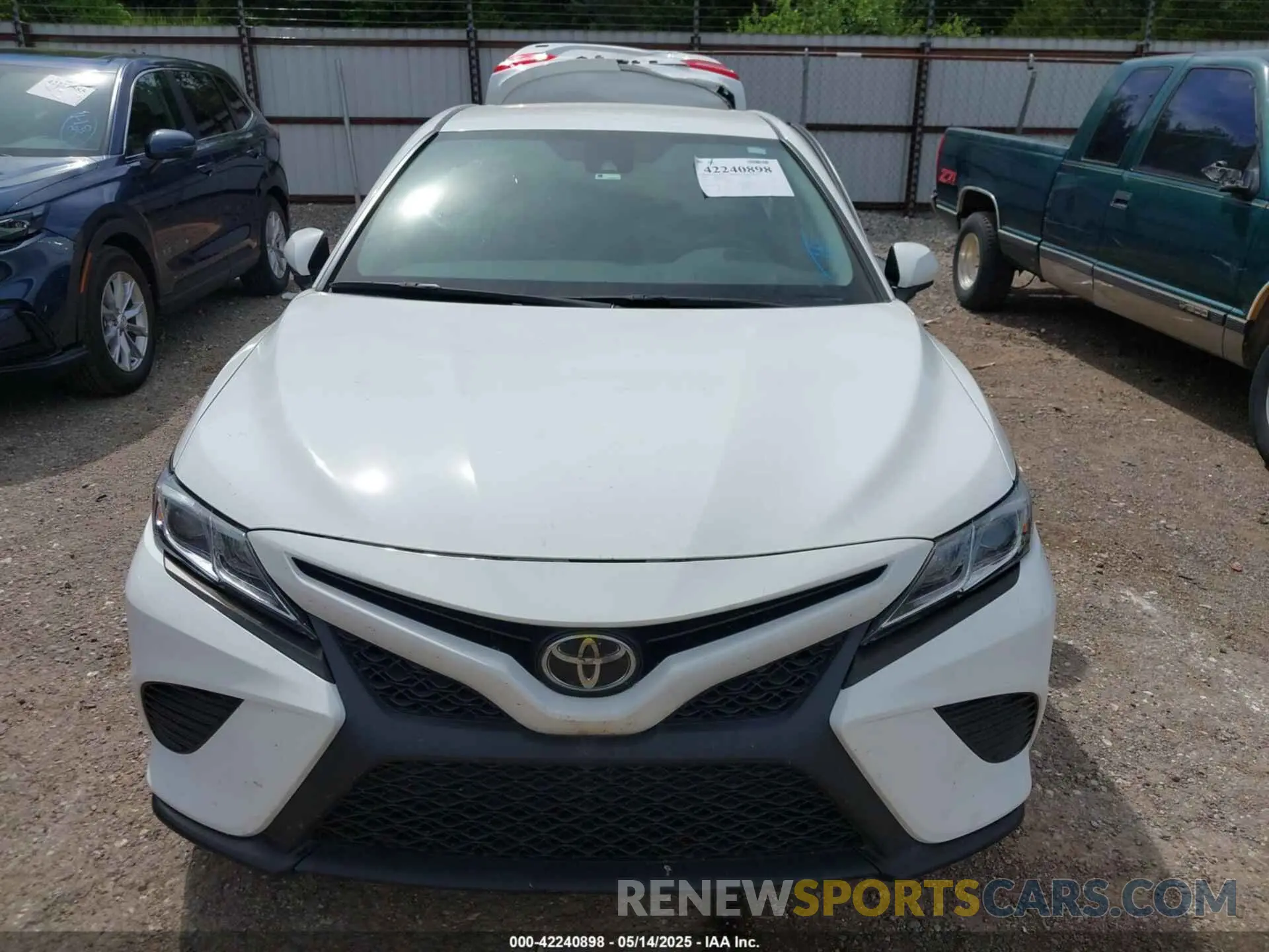 12 Photograph of a damaged car 4T1G11AK1LU862704 TOYOTA CAMRY 2020