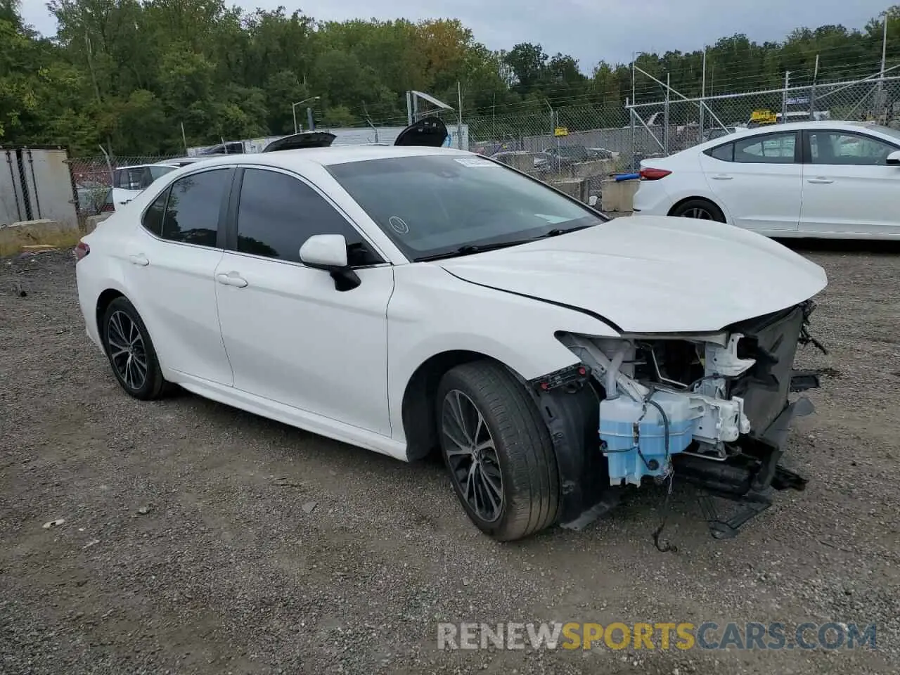 4 Photograph of a damaged car 4T1G11AK1LU867210 TOYOTA CAMRY 2020