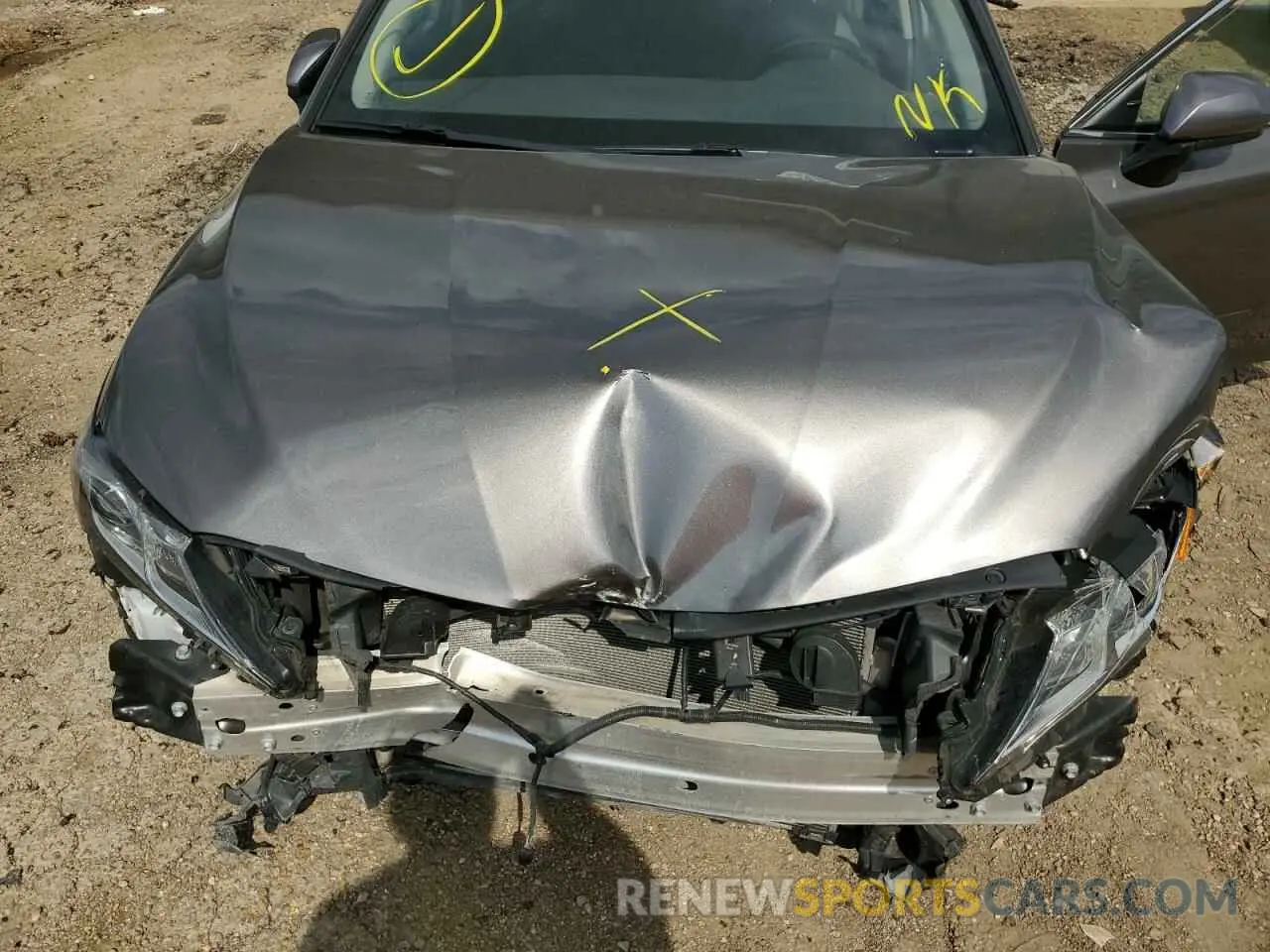 11 Photograph of a damaged car 4T1G11AK1LU871466 TOYOTA CAMRY 2020