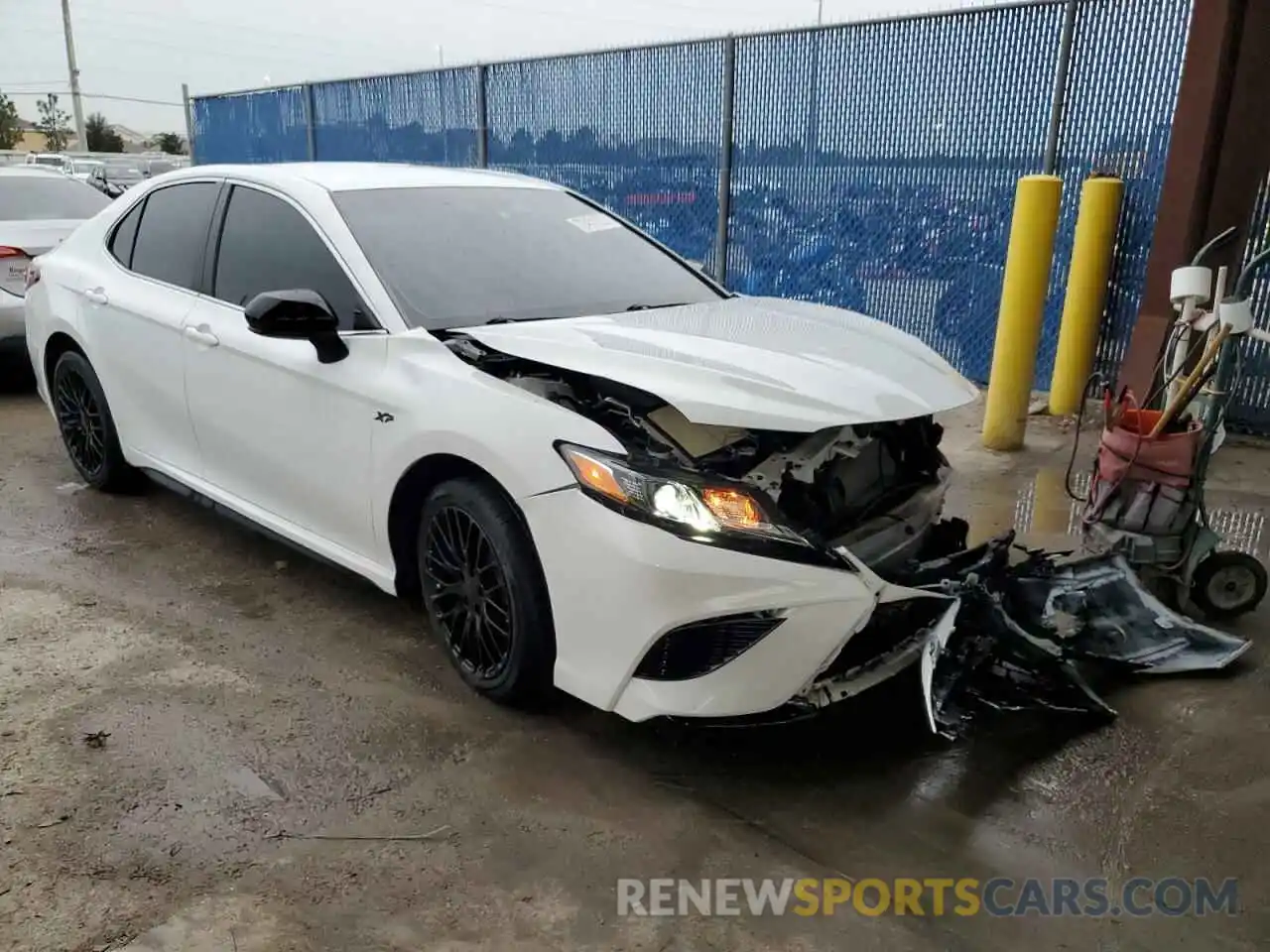 4 Photograph of a damaged car 4T1G11AK1LU876148 TOYOTA CAMRY 2020