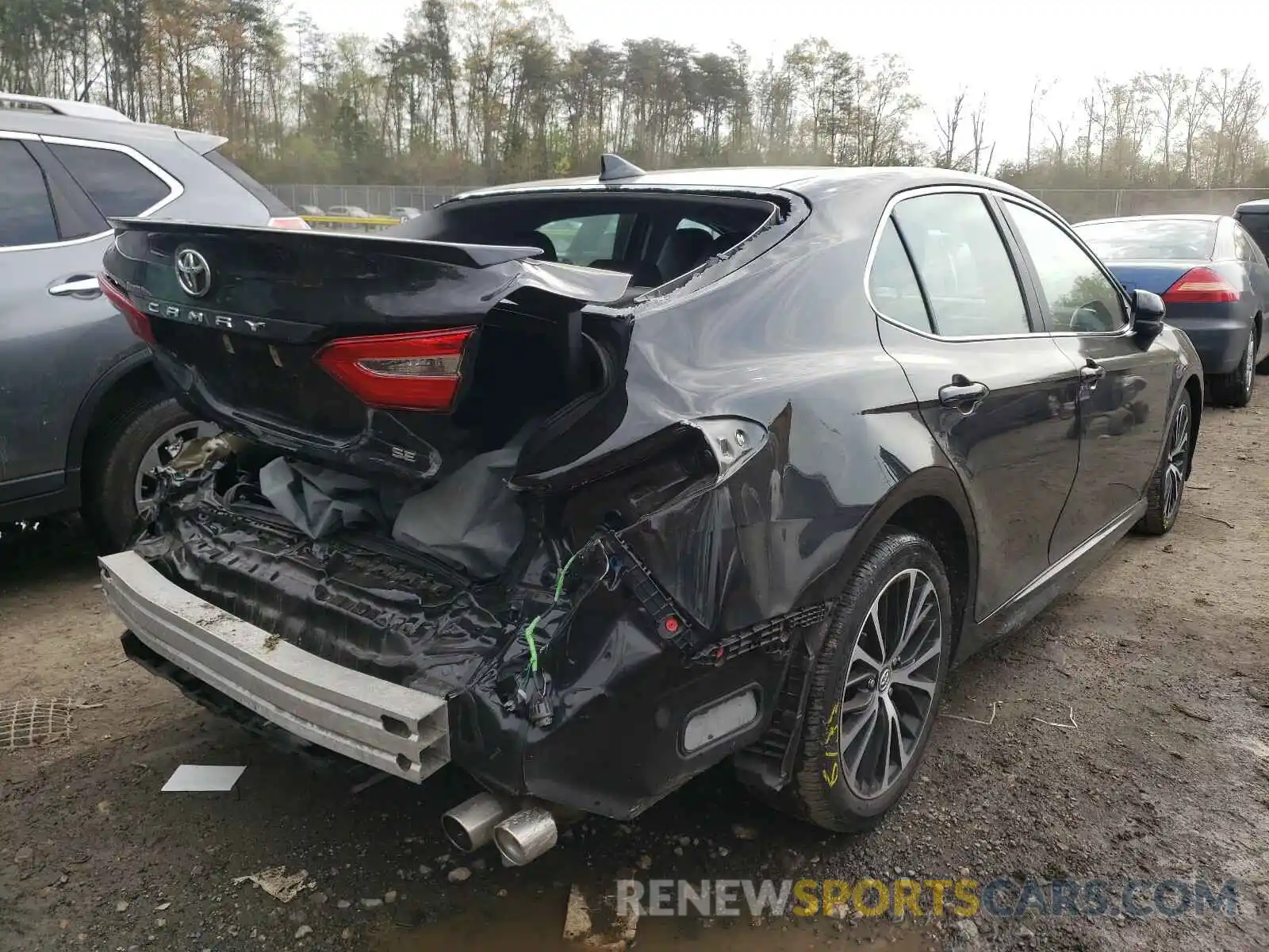 4 Photograph of a damaged car 4T1G11AK1LU879342 TOYOTA CAMRY 2020