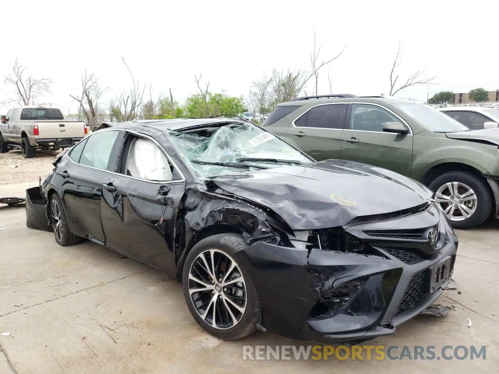 1 Photograph of a damaged car 4T1G11AK1LU879633 TOYOTA CAMRY 2020