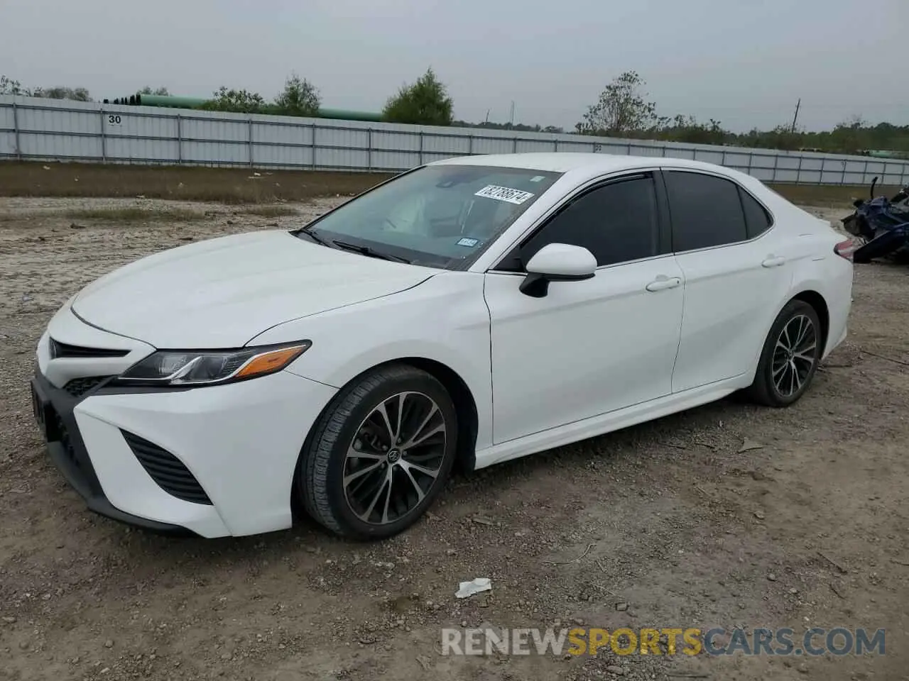 1 Photograph of a damaged car 4T1G11AK1LU880989 TOYOTA CAMRY 2020