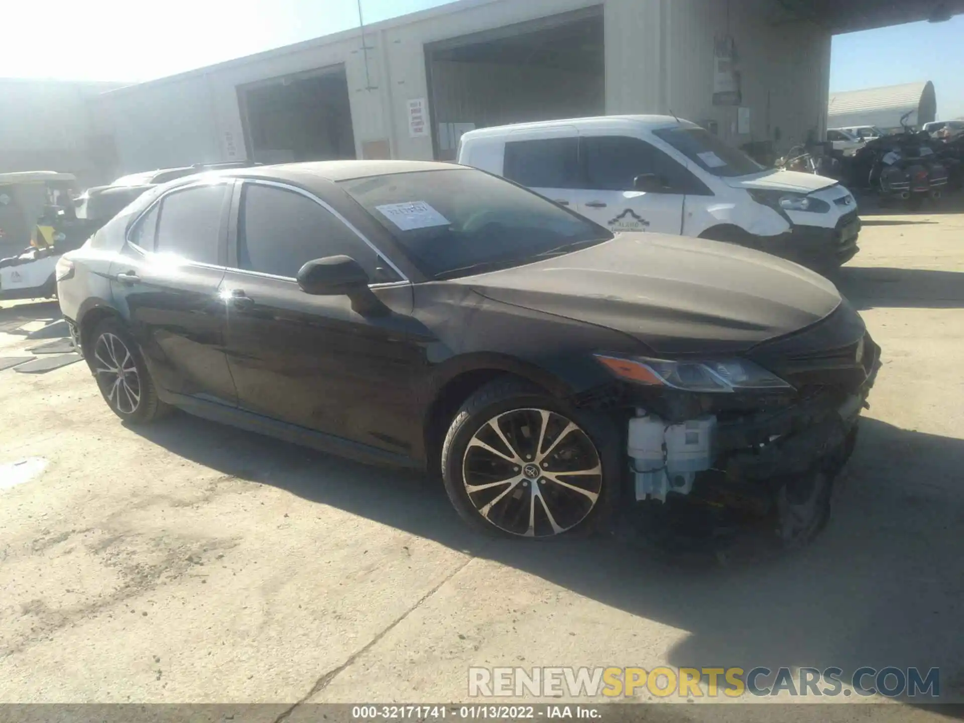 1 Photograph of a damaged car 4T1G11AK1LU882242 TOYOTA CAMRY 2020