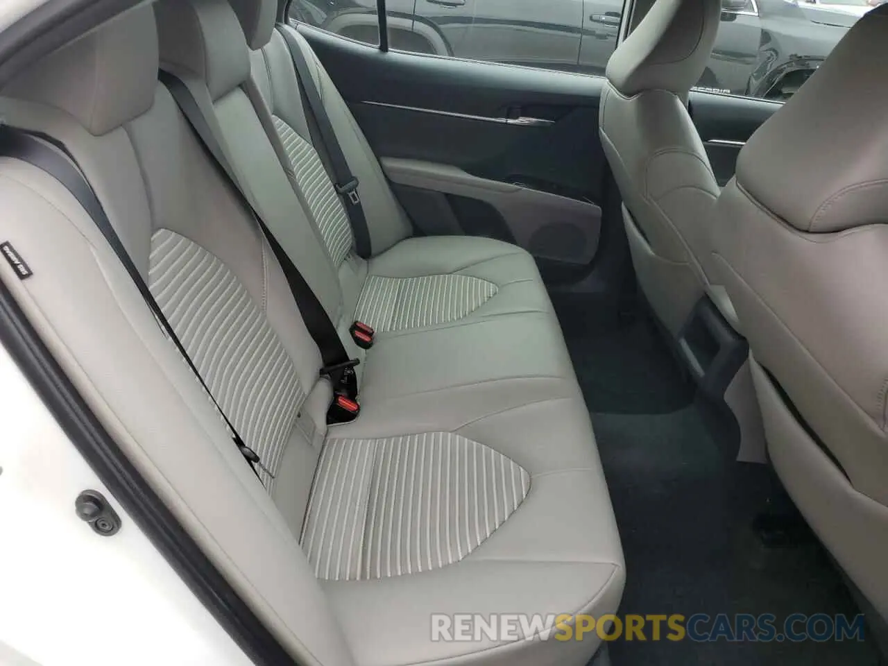 10 Photograph of a damaged car 4T1G11AK1LU888459 TOYOTA CAMRY 2020