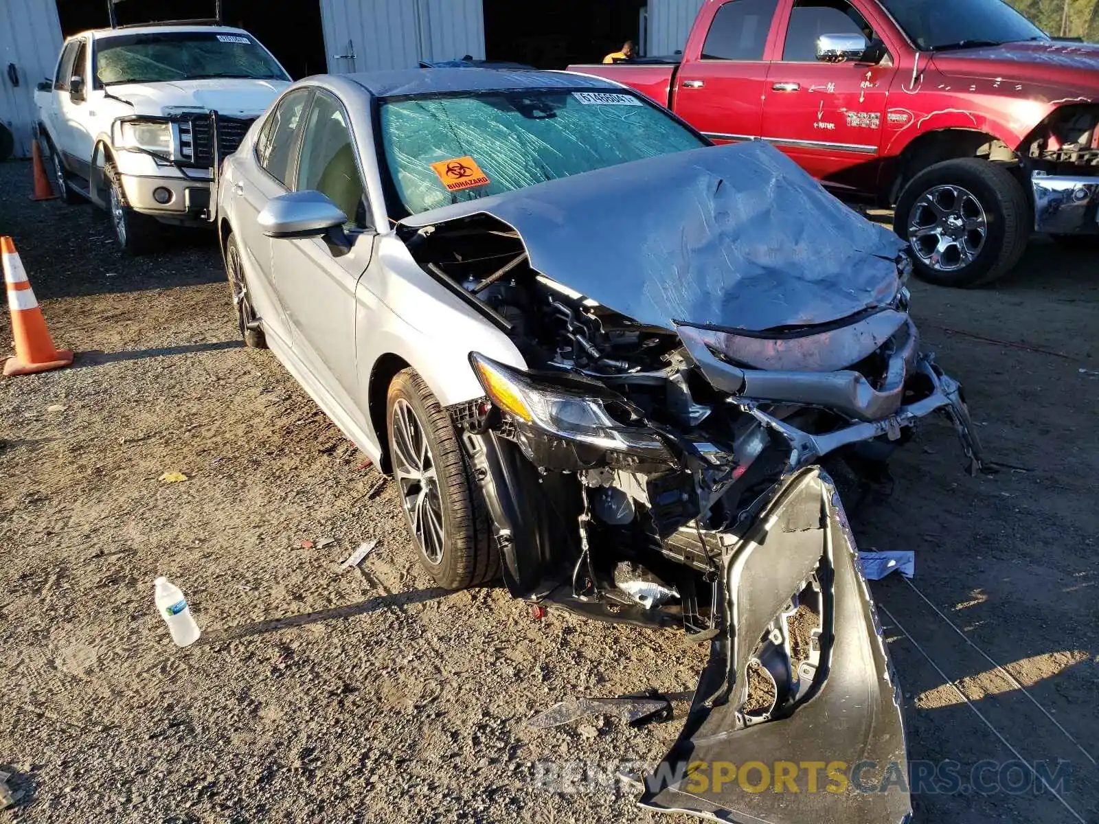 1 Photograph of a damaged car 4T1G11AK1LU891054 TOYOTA CAMRY 2020