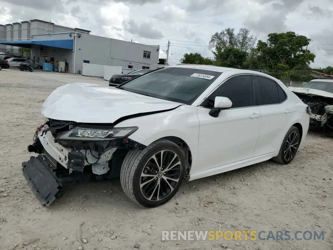1 Photograph of a damaged car 4T1G11AK1LU900142 TOYOTA CAMRY 2020
