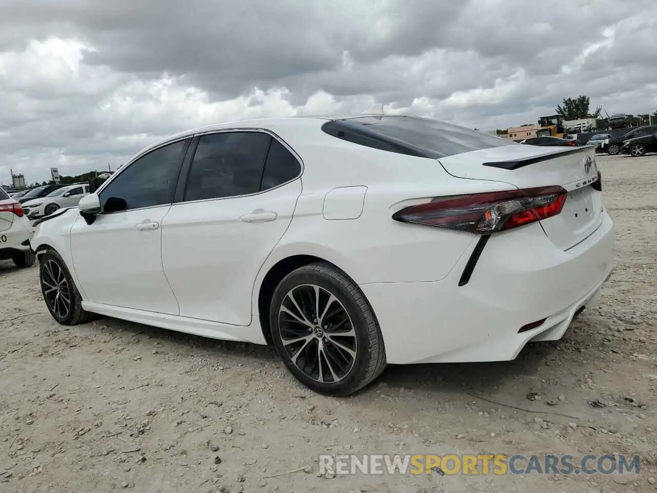 2 Photograph of a damaged car 4T1G11AK1LU900142 TOYOTA CAMRY 2020