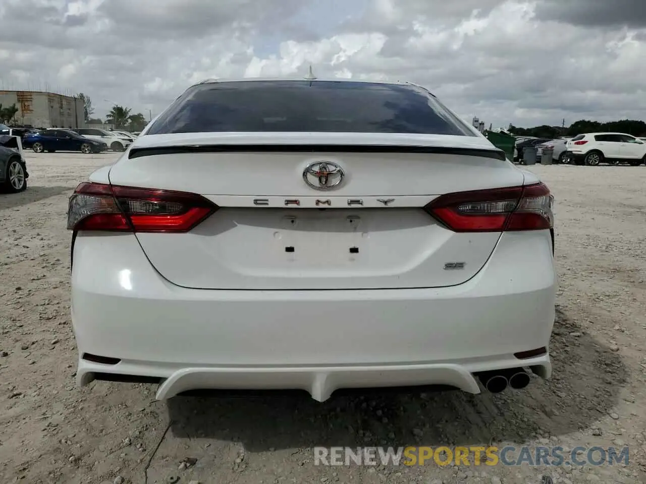 6 Photograph of a damaged car 4T1G11AK1LU900142 TOYOTA CAMRY 2020