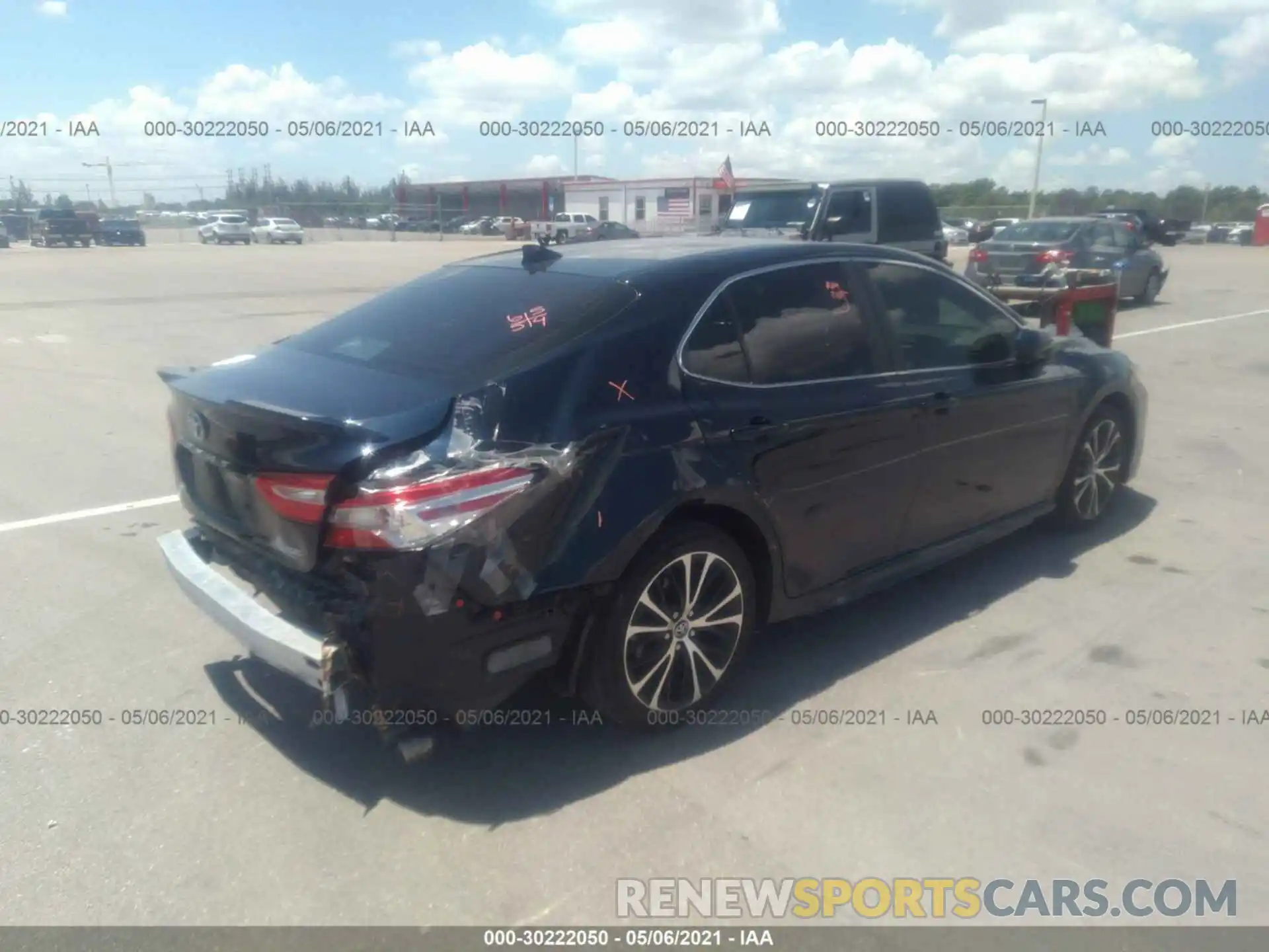 4 Photograph of a damaged car 4T1G11AK1LU902778 TOYOTA CAMRY 2020