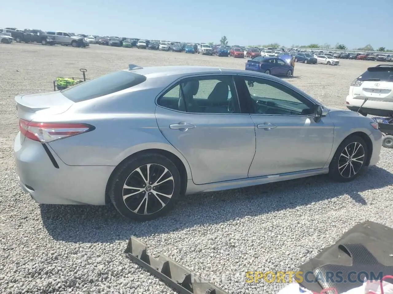 3 Photograph of a damaged car 4T1G11AK1LU909066 TOYOTA CAMRY 2020