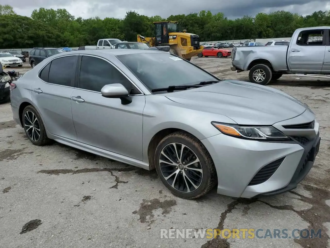 4 Photograph of a damaged car 4T1G11AK1LU909780 TOYOTA CAMRY 2020