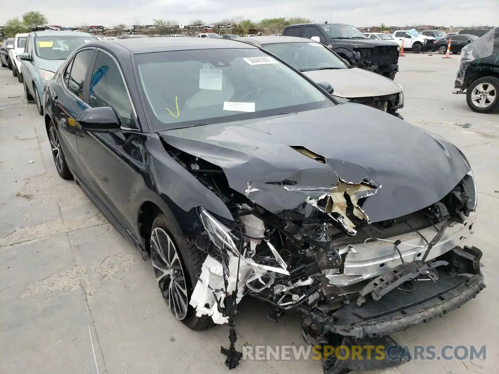 1 Photograph of a damaged car 4T1G11AK1LU910637 TOYOTA CAMRY 2020