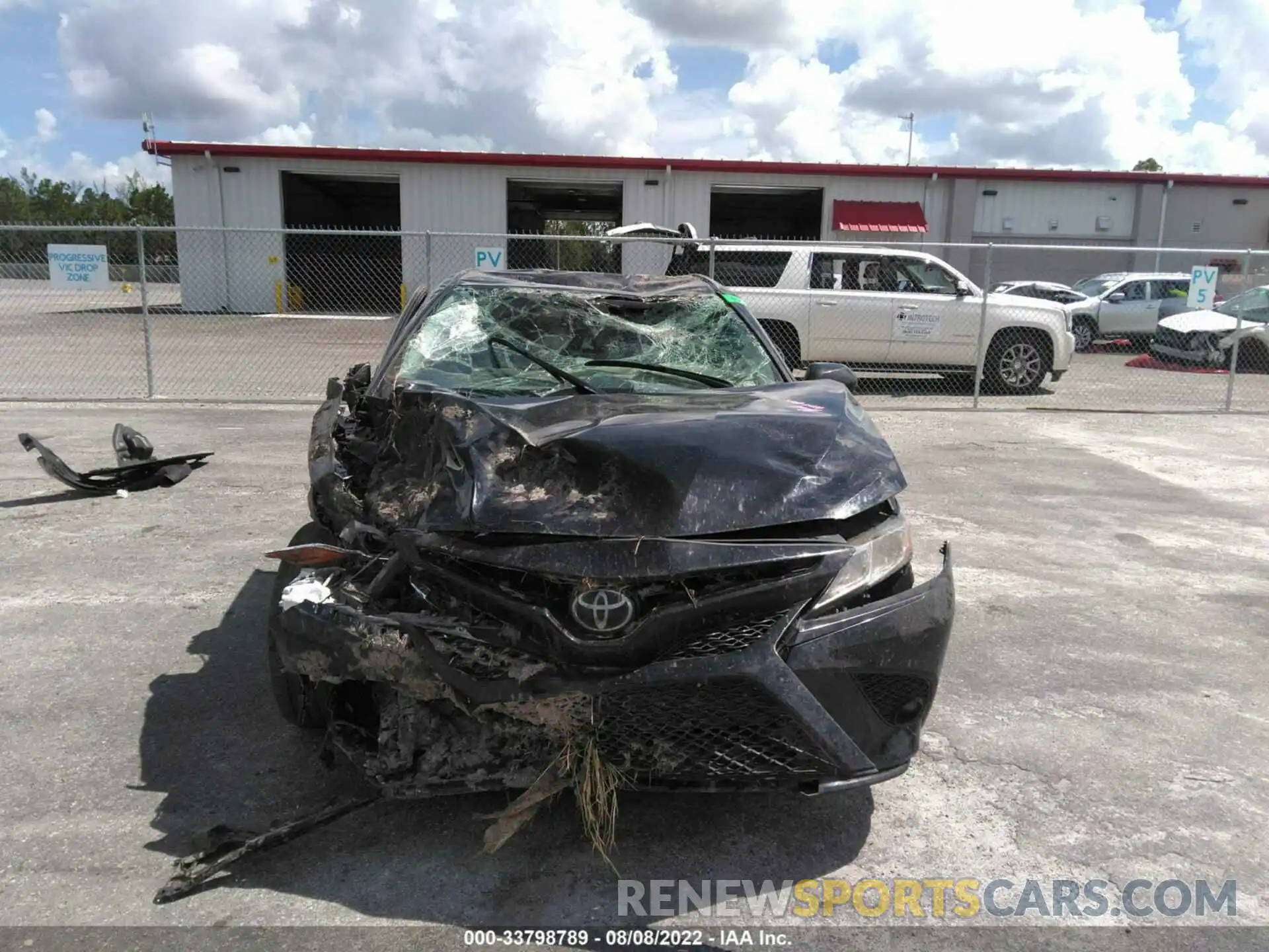 6 Photograph of a damaged car 4T1G11AK1LU914090 TOYOTA CAMRY 2020