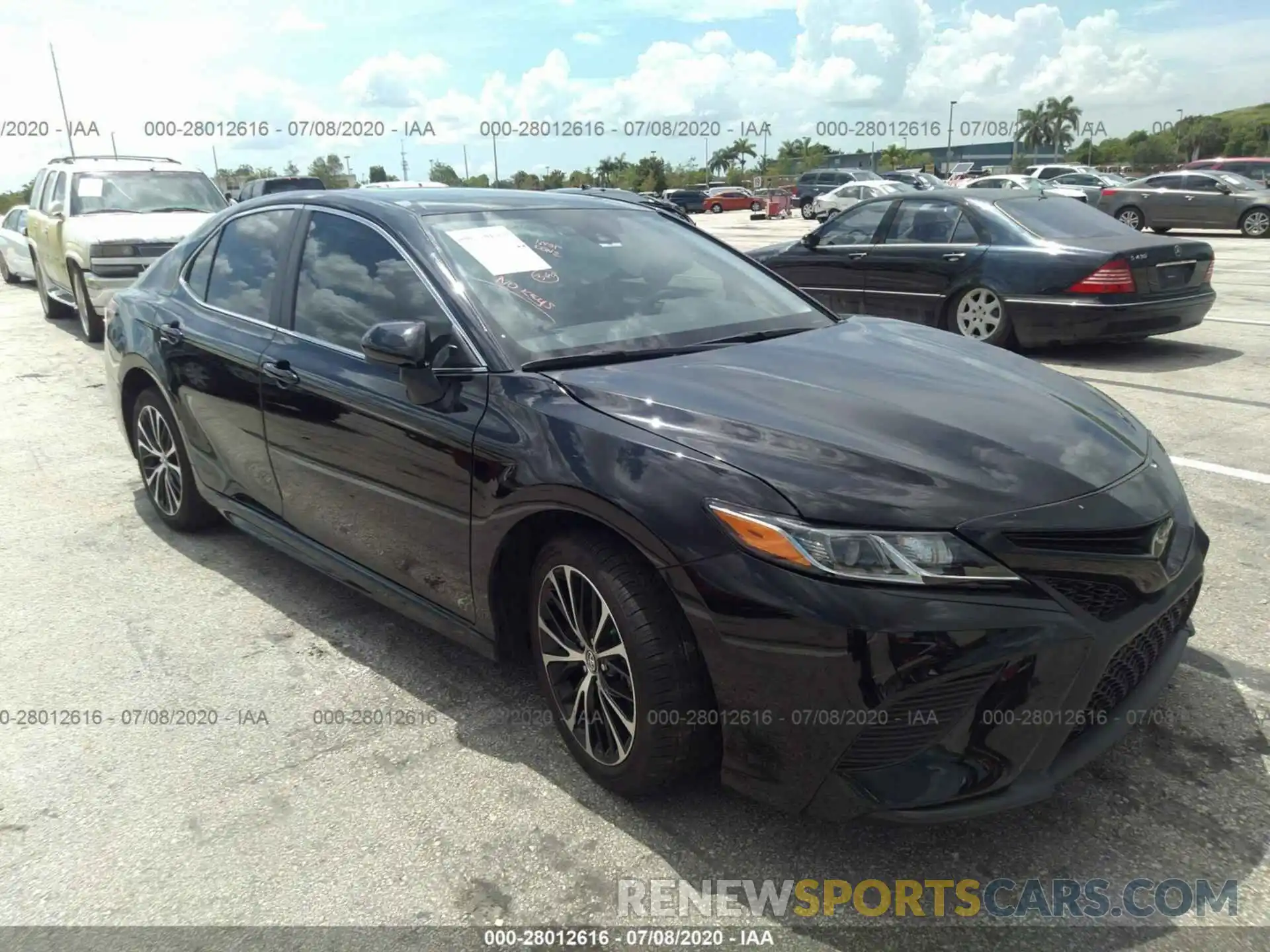 1 Photograph of a damaged car 4T1G11AK1LU917457 TOYOTA CAMRY 2020