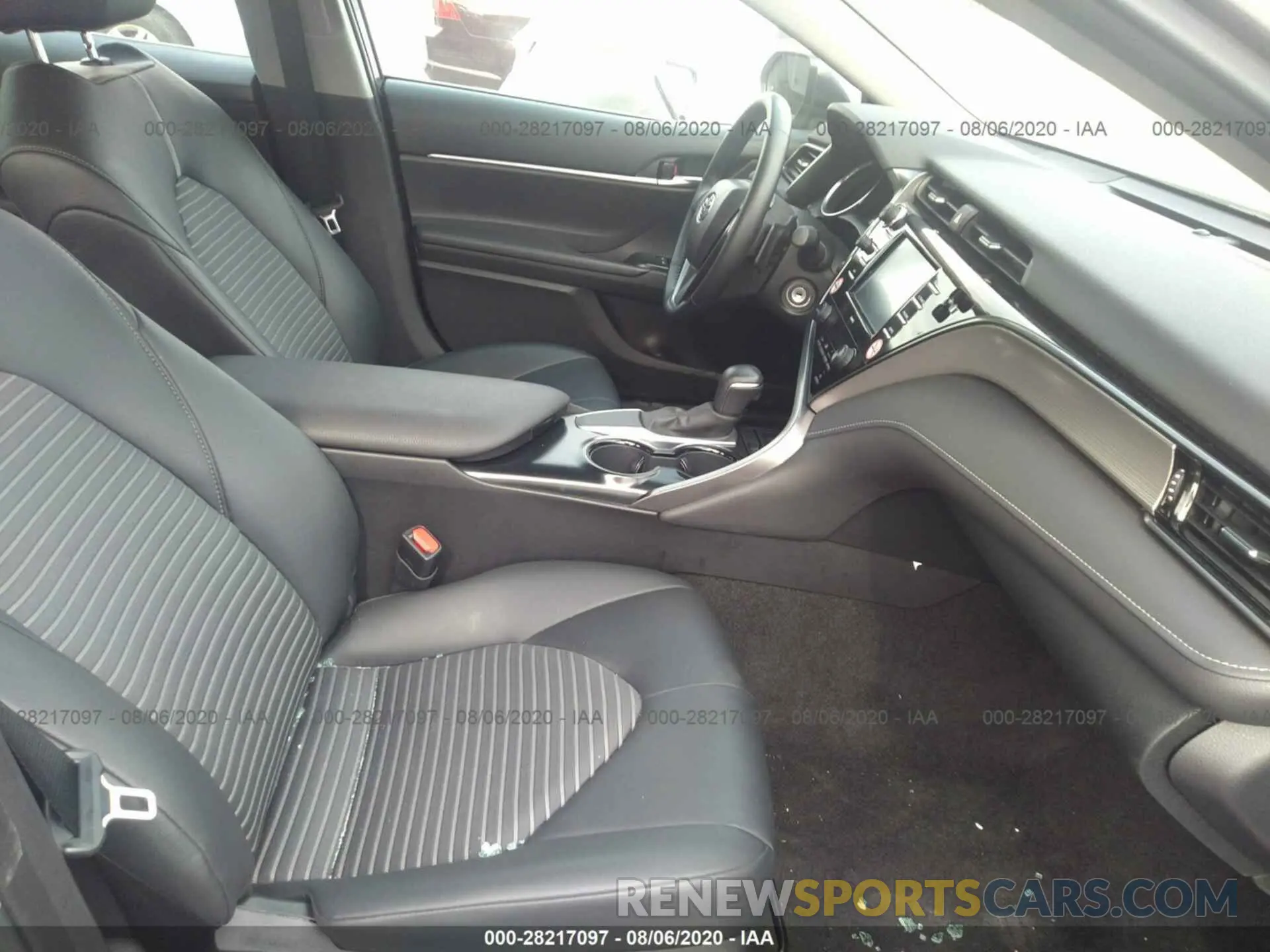 5 Photograph of a damaged car 4T1G11AK1LU923002 TOYOTA CAMRY 2020