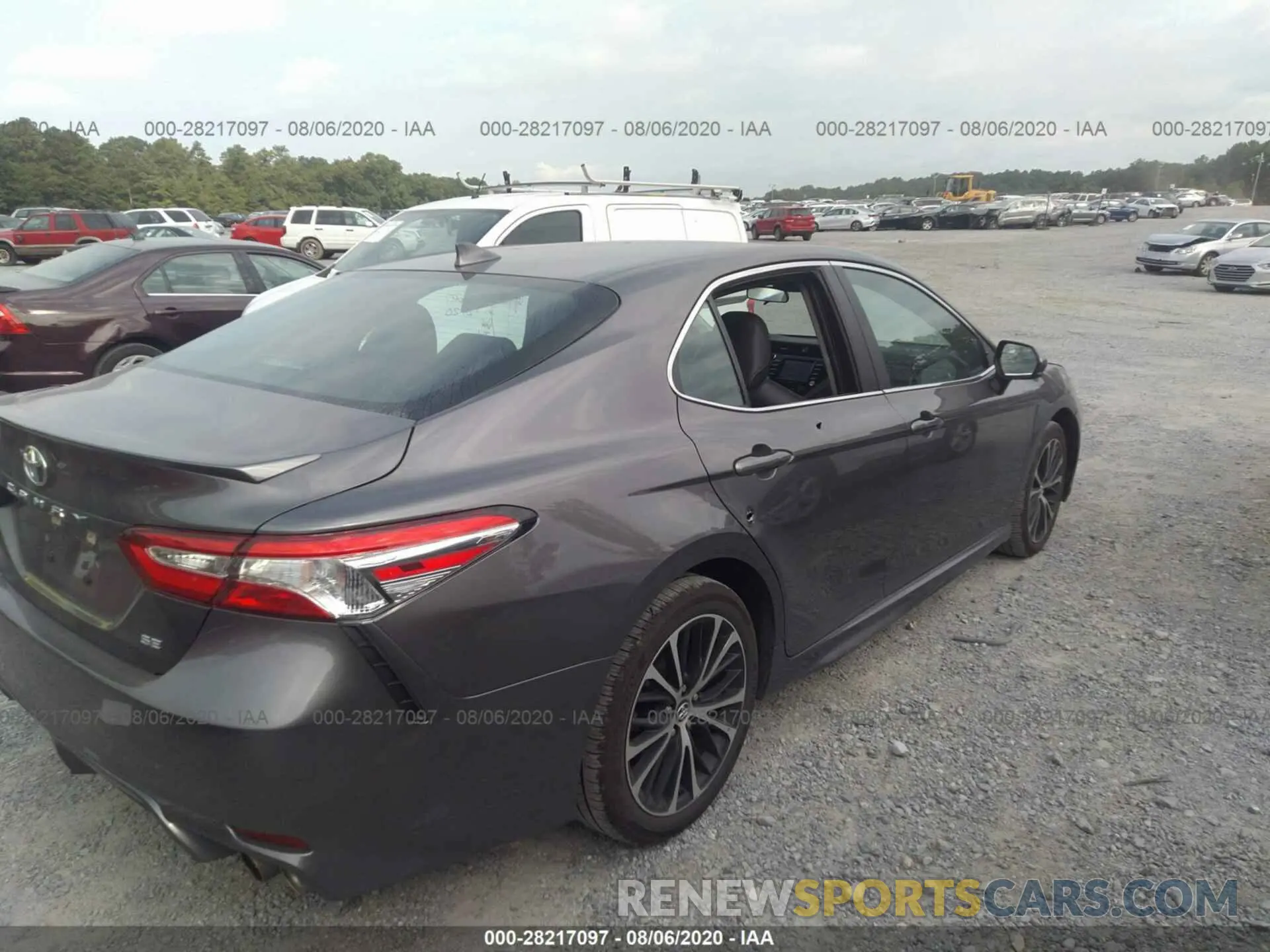 6 Photograph of a damaged car 4T1G11AK1LU923002 TOYOTA CAMRY 2020