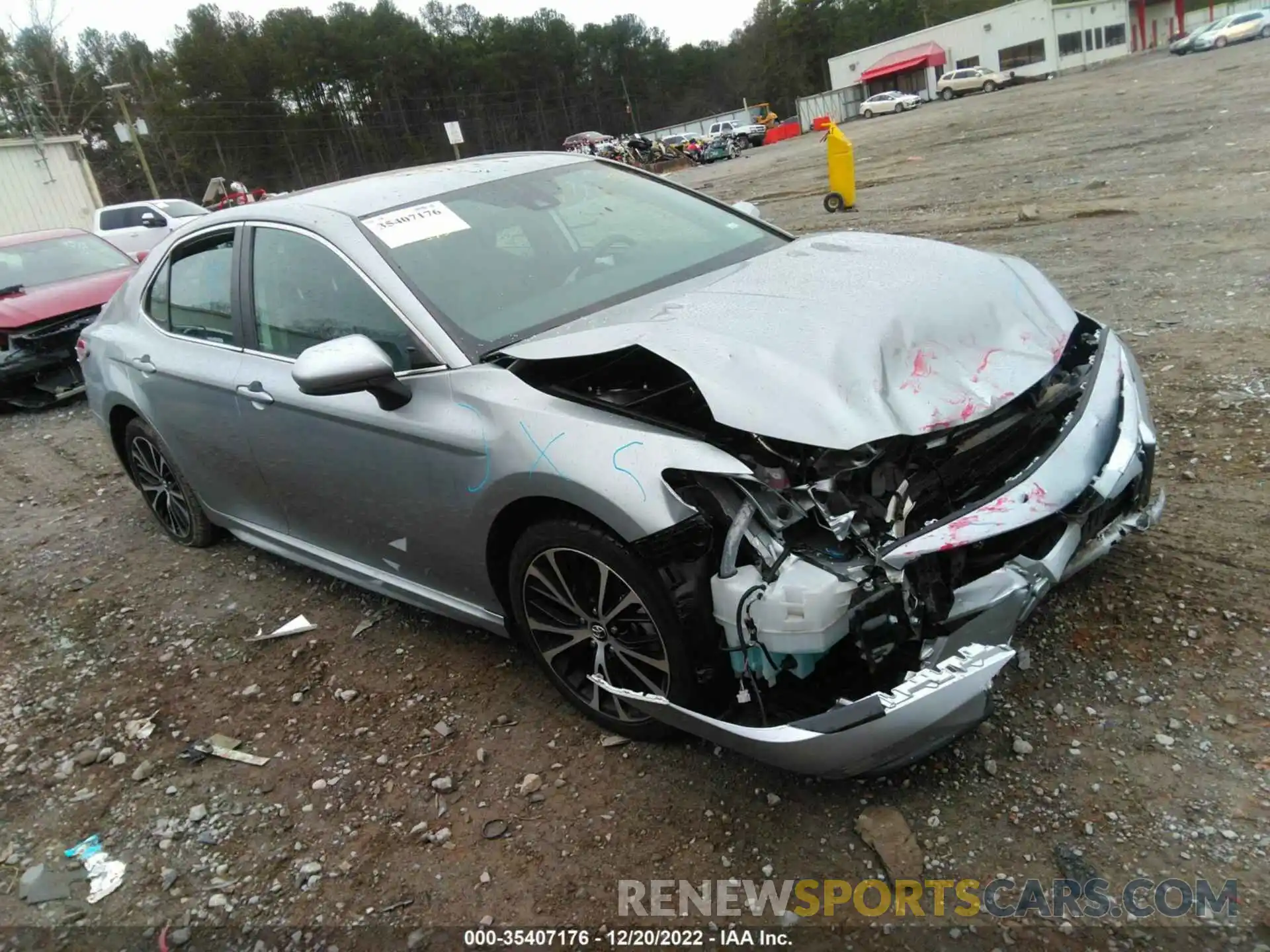 1 Photograph of a damaged car 4T1G11AK1LU927826 TOYOTA CAMRY 2020