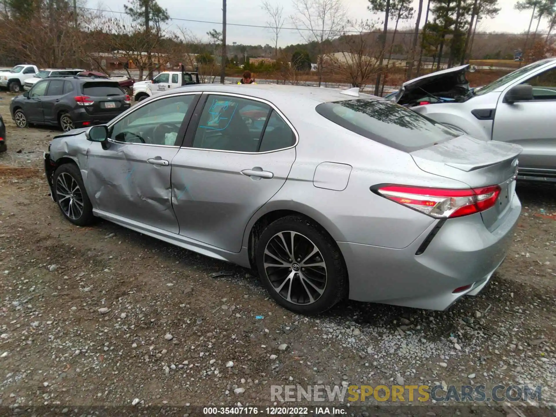 3 Photograph of a damaged car 4T1G11AK1LU927826 TOYOTA CAMRY 2020