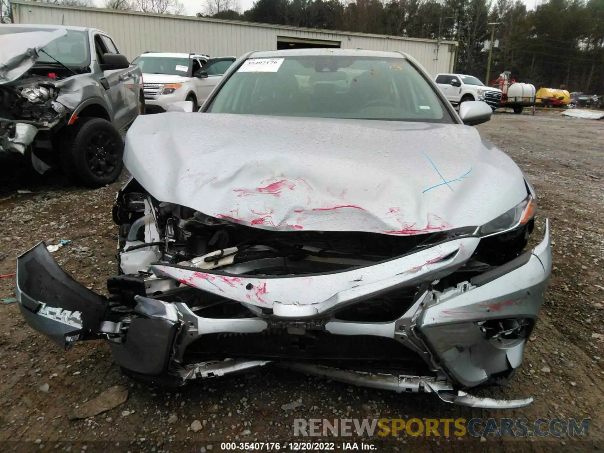 6 Photograph of a damaged car 4T1G11AK1LU927826 TOYOTA CAMRY 2020