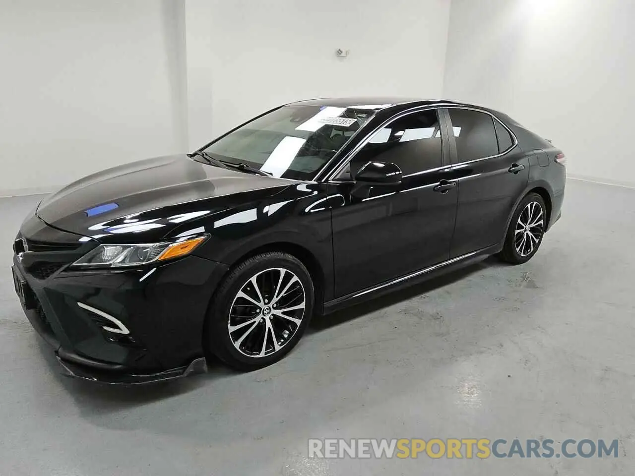 1 Photograph of a damaged car 4T1G11AK1LU935408 TOYOTA CAMRY 2020