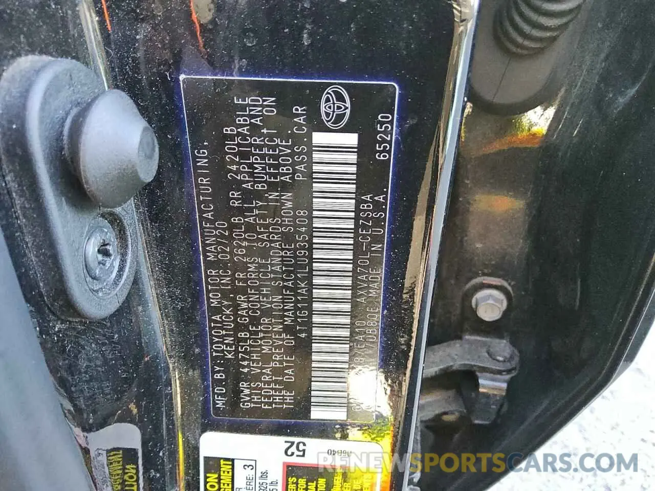 12 Photograph of a damaged car 4T1G11AK1LU935408 TOYOTA CAMRY 2020