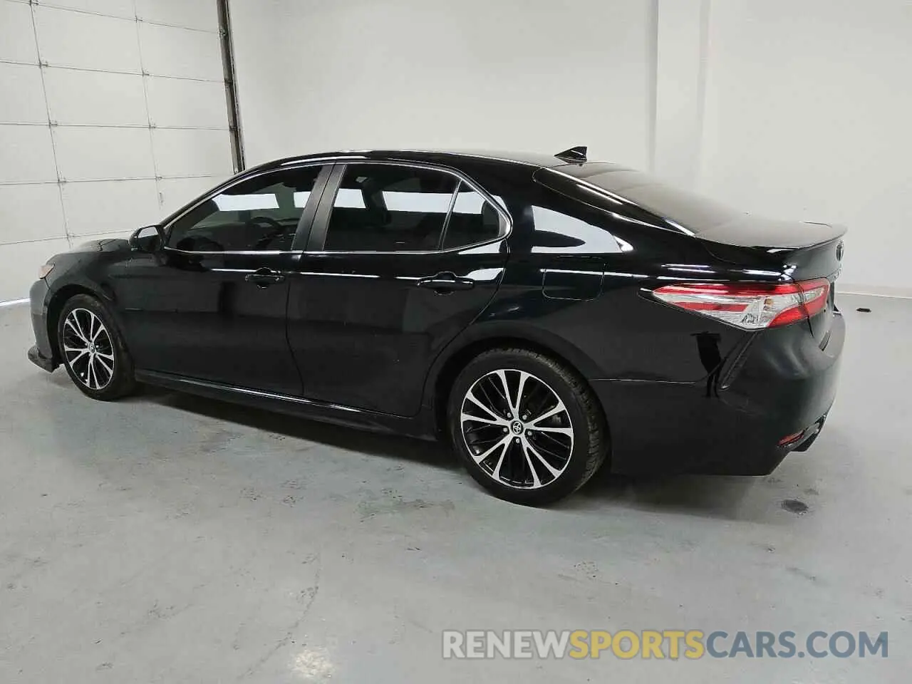 2 Photograph of a damaged car 4T1G11AK1LU935408 TOYOTA CAMRY 2020