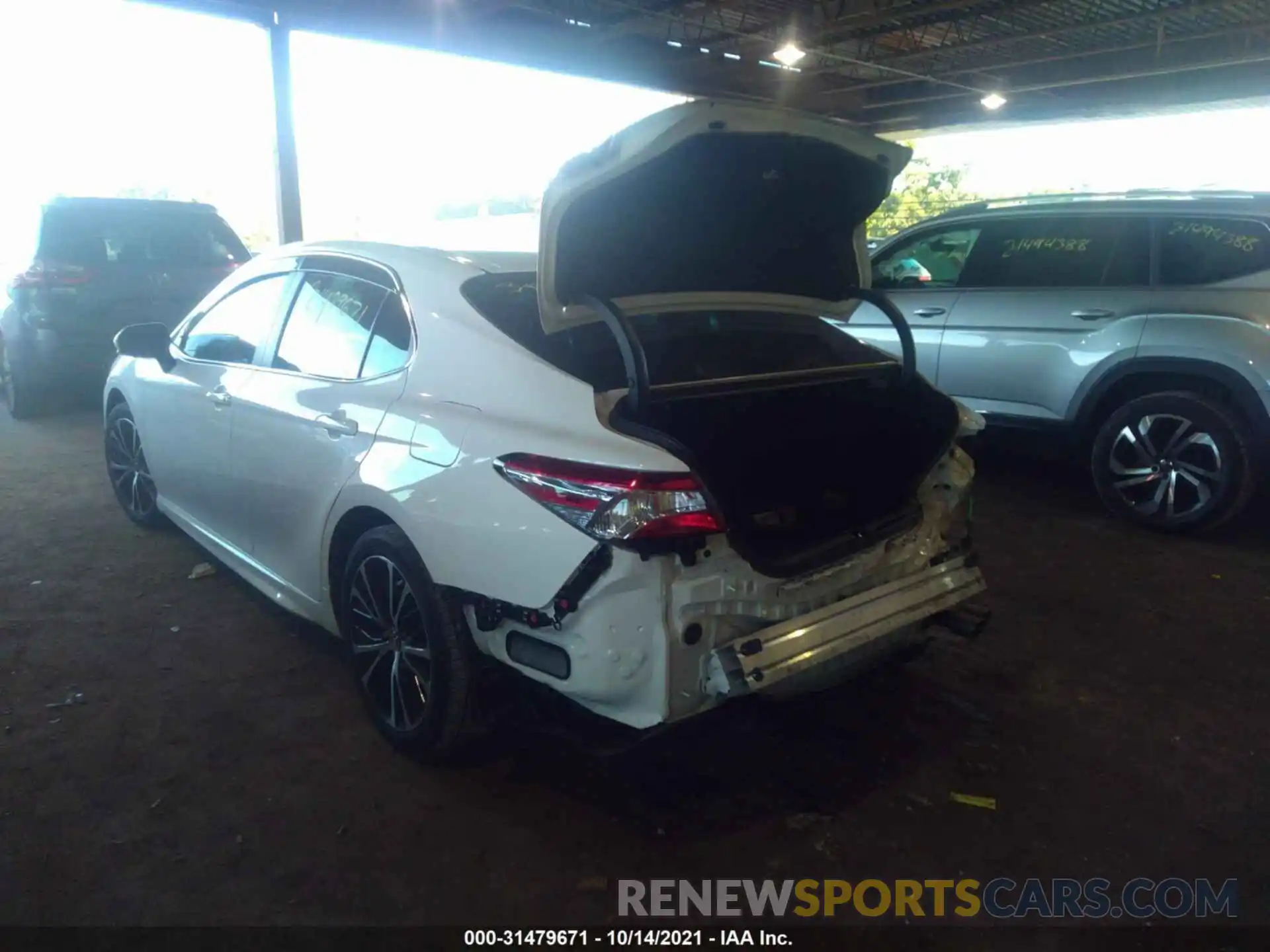 3 Photograph of a damaged car 4T1G11AK1LU937563 TOYOTA CAMRY 2020