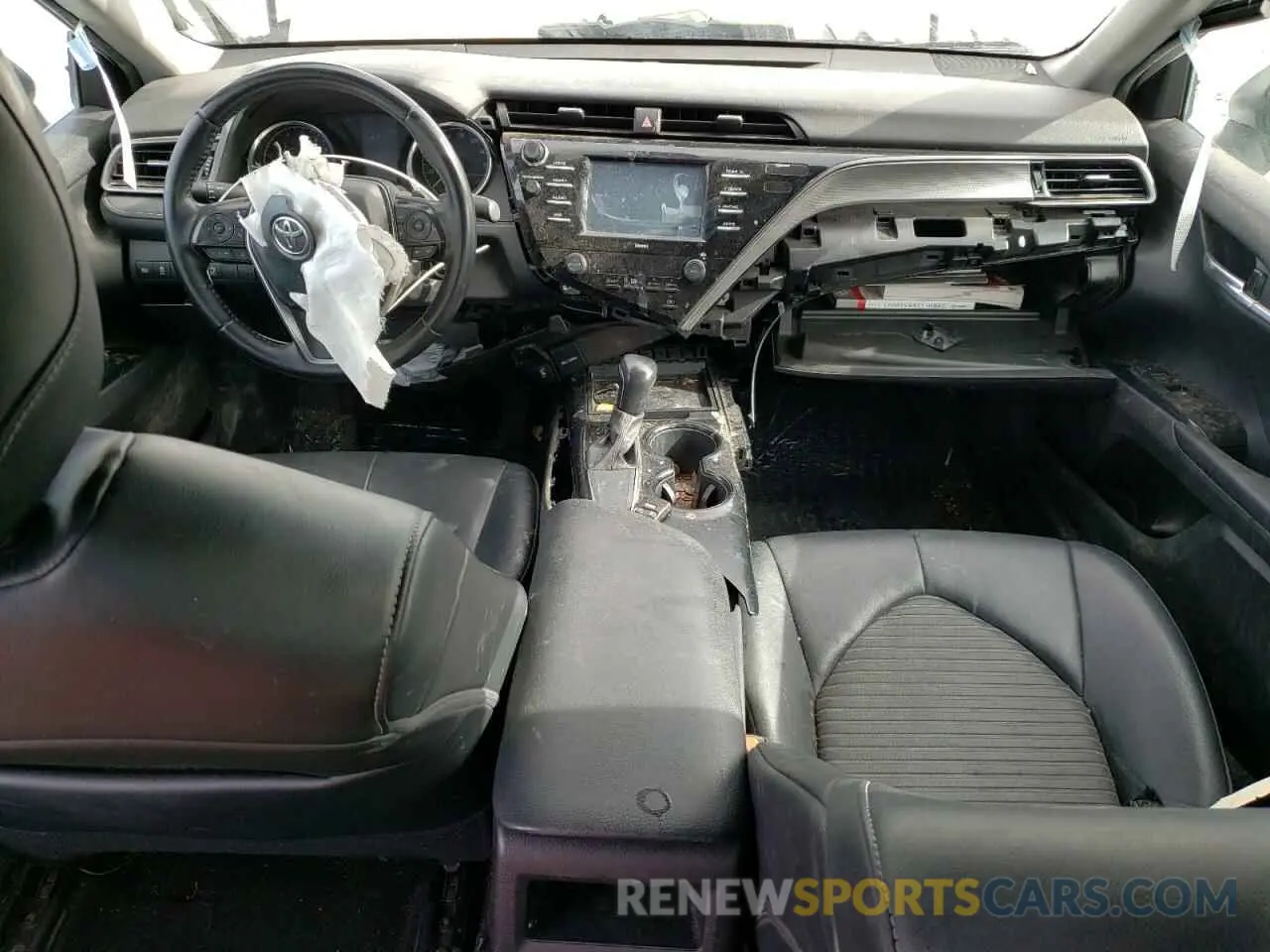 8 Photograph of a damaged car 4T1G11AK1LU942679 TOYOTA CAMRY 2020
