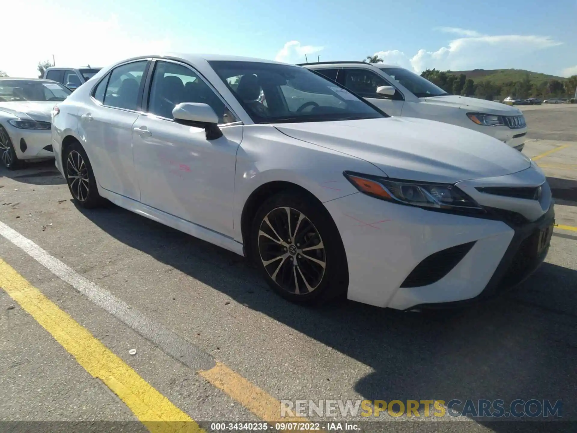 1 Photograph of a damaged car 4T1G11AK1LU943881 TOYOTA CAMRY 2020