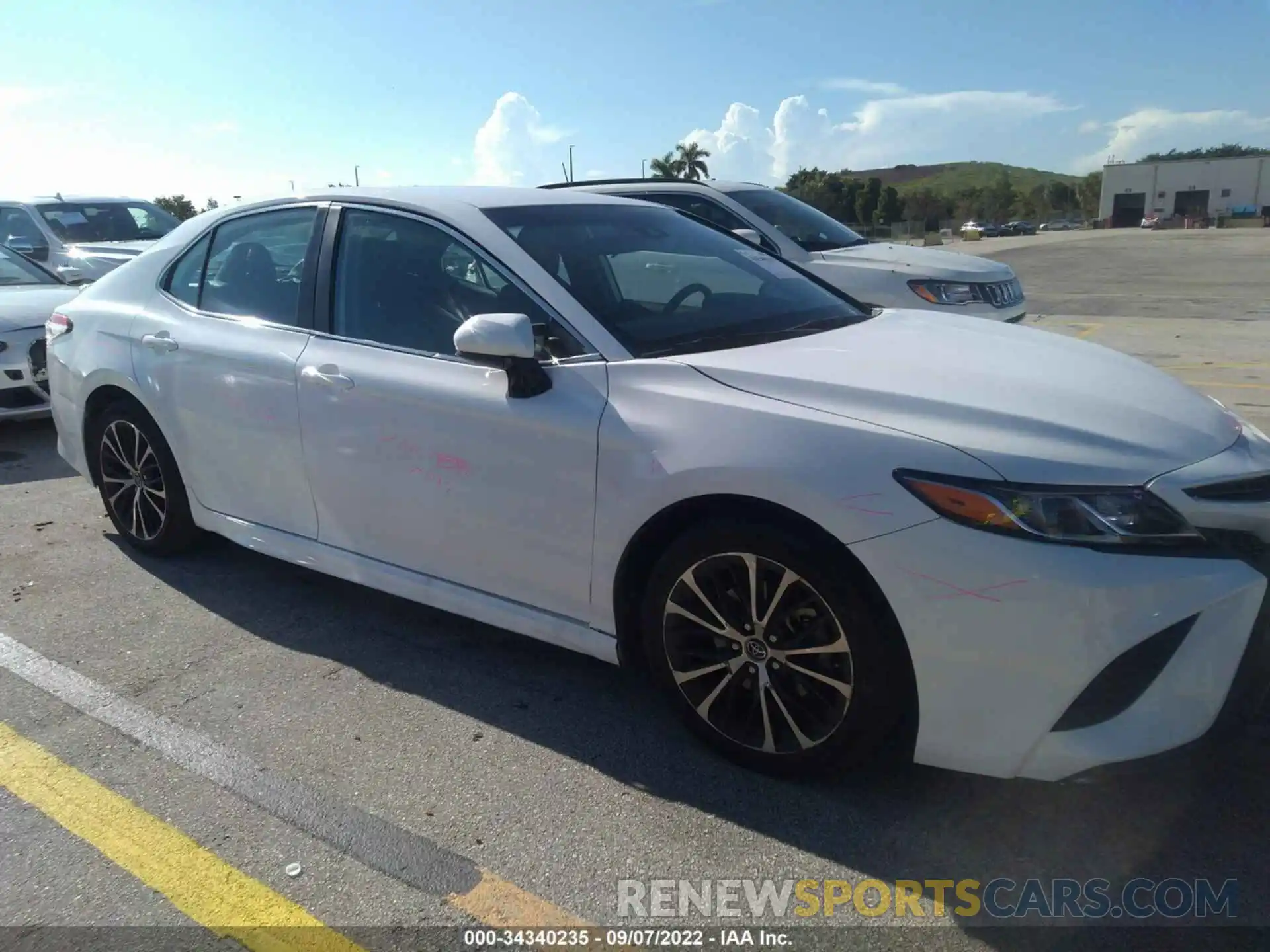 6 Photograph of a damaged car 4T1G11AK1LU943881 TOYOTA CAMRY 2020