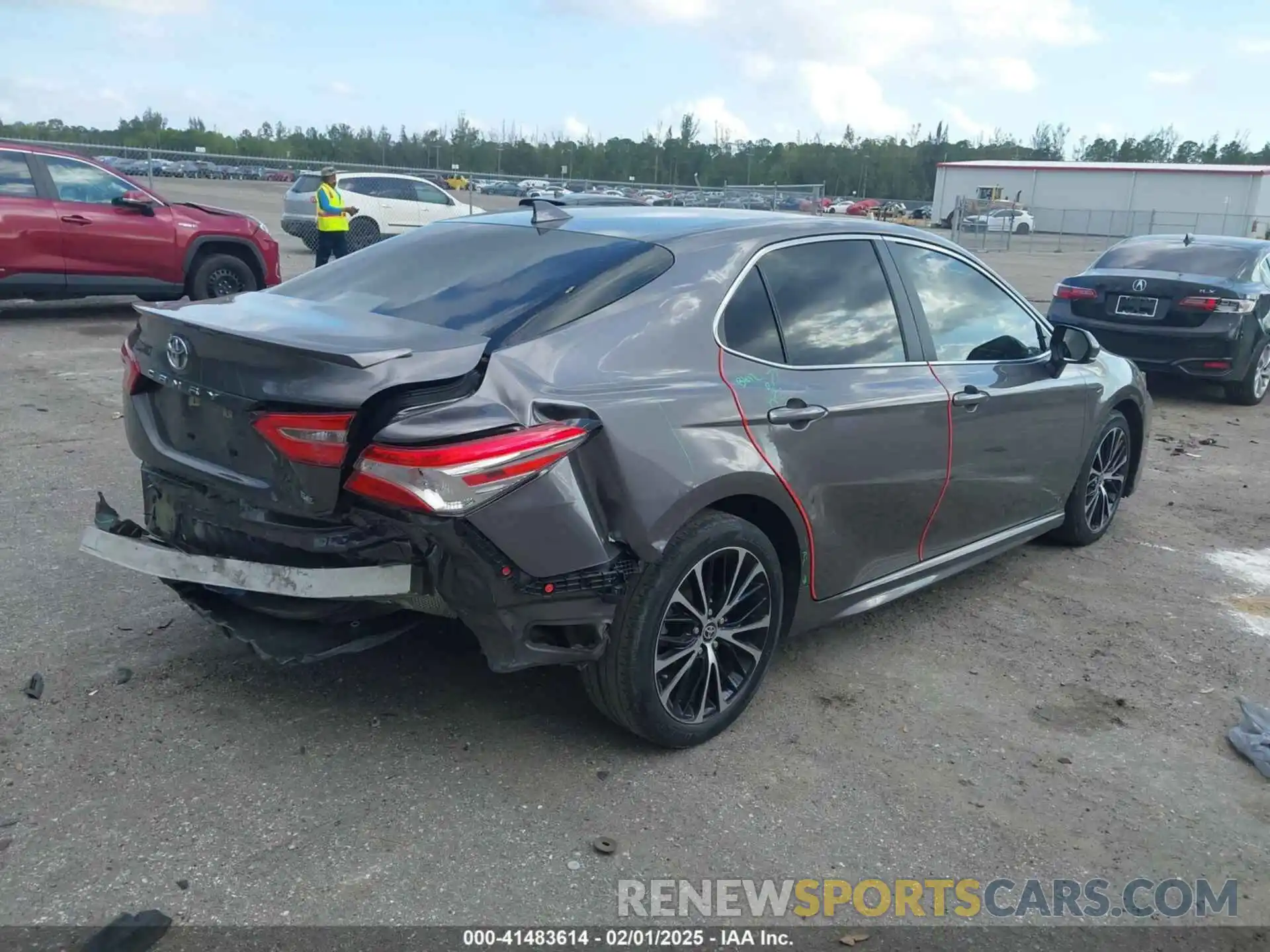 4 Photograph of a damaged car 4T1G11AK1LU956193 TOYOTA CAMRY 2020