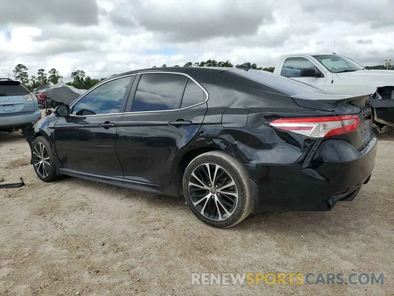 2 Photograph of a damaged car 4T1G11AK1LU960180 TOYOTA CAMRY 2020