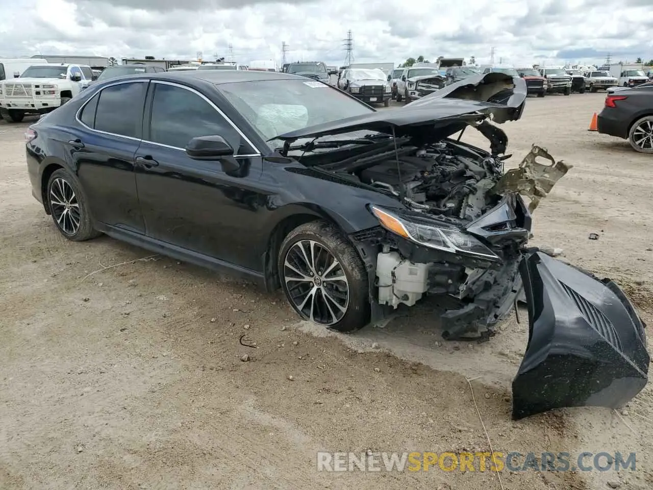 4 Photograph of a damaged car 4T1G11AK1LU960180 TOYOTA CAMRY 2020