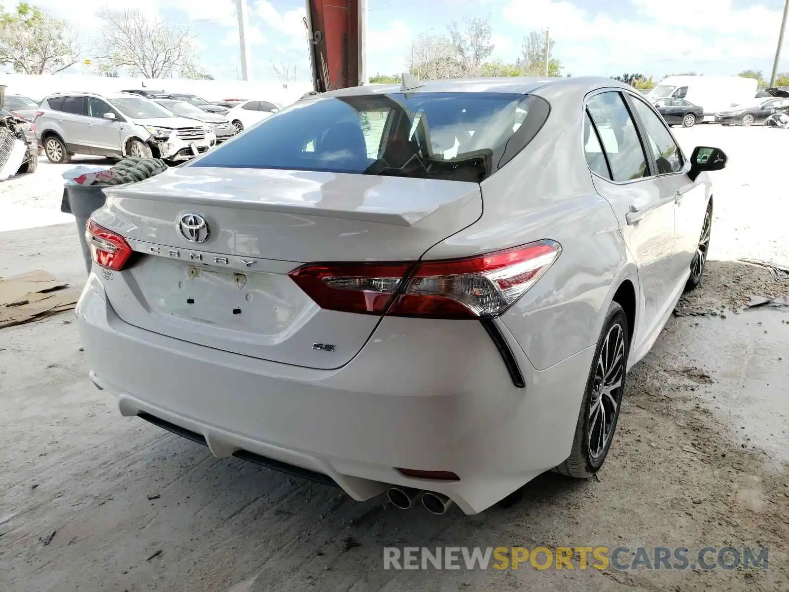 4 Photograph of a damaged car 4T1G11AK1LU964696 TOYOTA CAMRY 2020