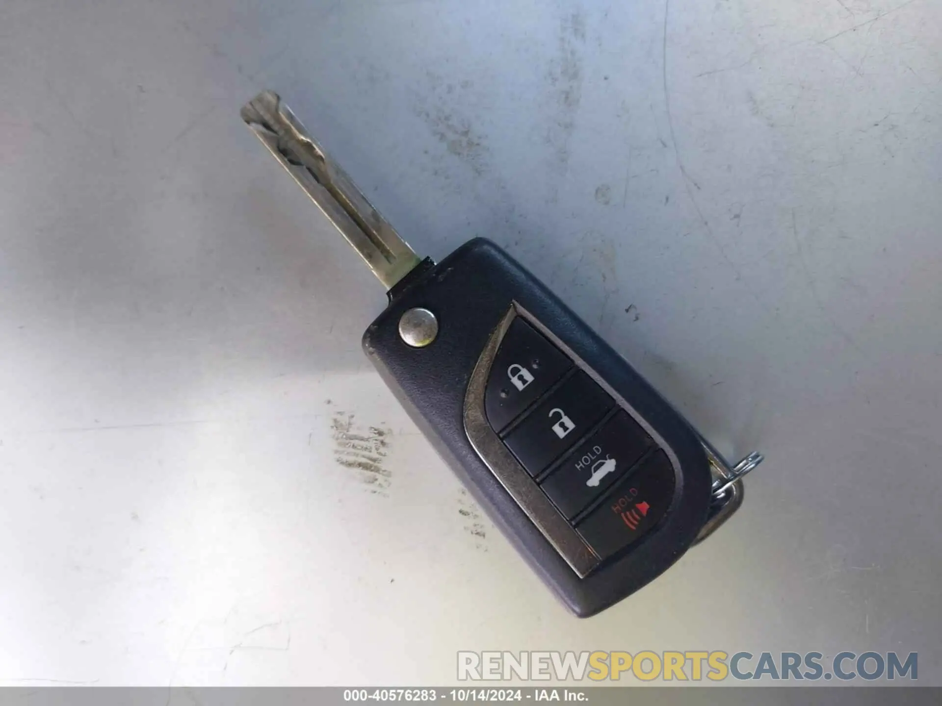 11 Photograph of a damaged car 4T1G11AK1LU969638 TOYOTA CAMRY 2020