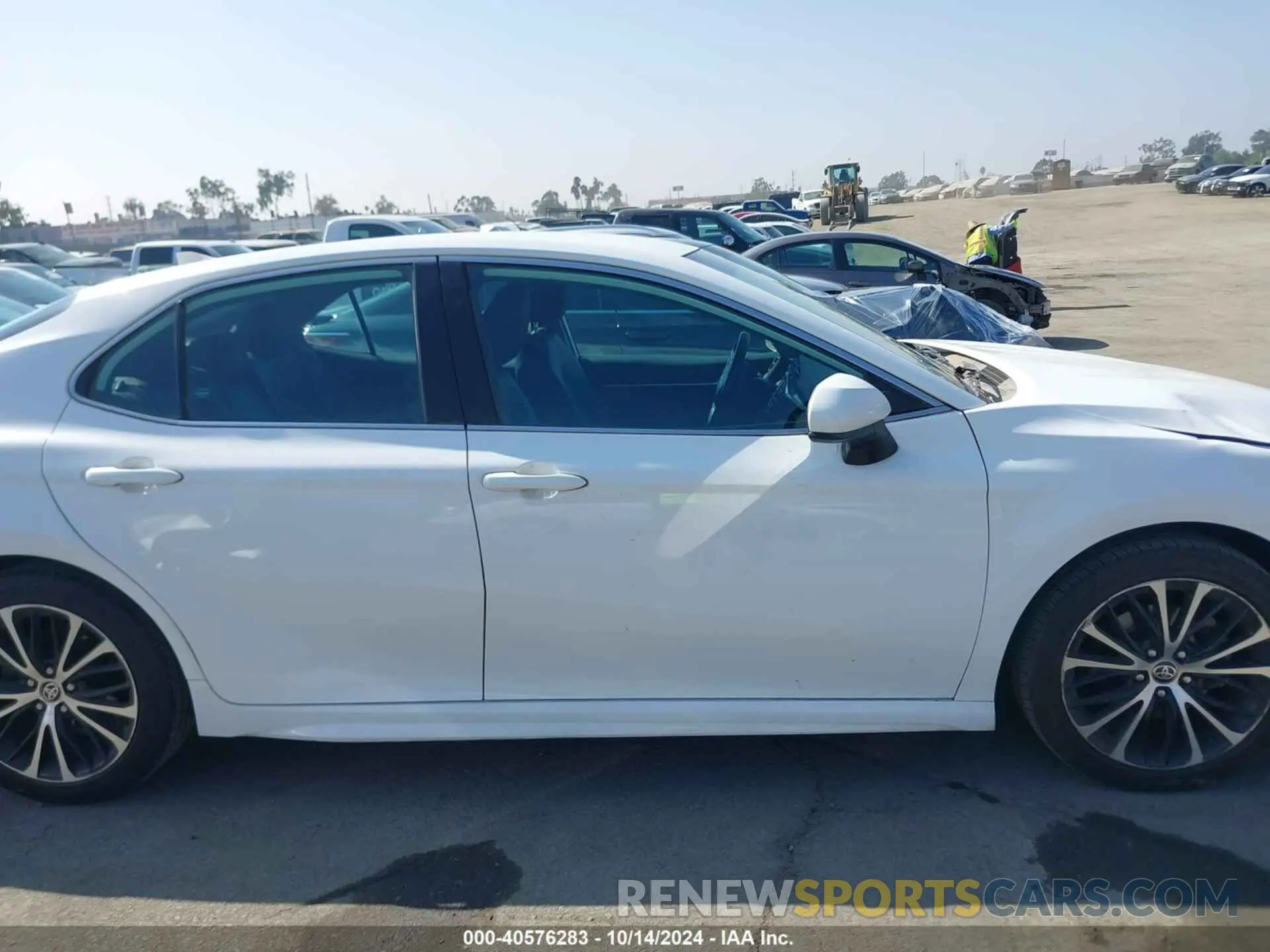 14 Photograph of a damaged car 4T1G11AK1LU969638 TOYOTA CAMRY 2020