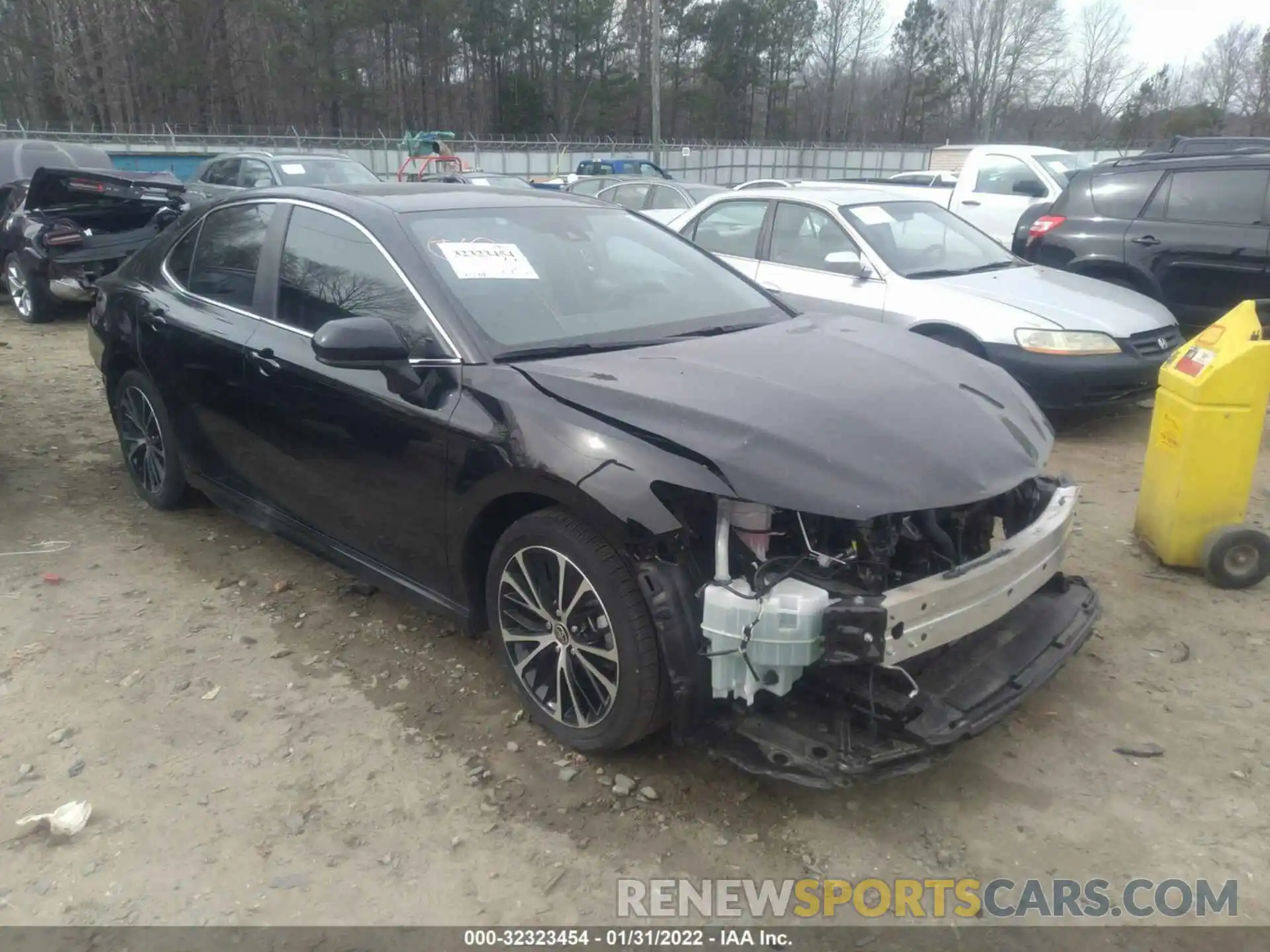 1 Photograph of a damaged car 4T1G11AK1LU970577 TOYOTA CAMRY 2020