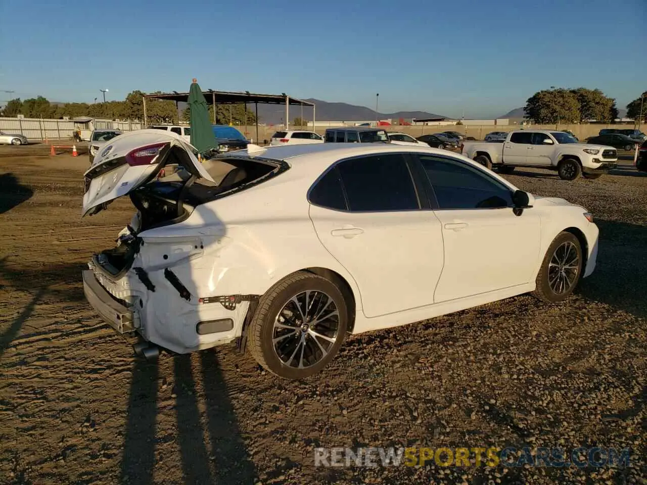 3 Photograph of a damaged car 4T1G11AK1LU974516 TOYOTA CAMRY 2020