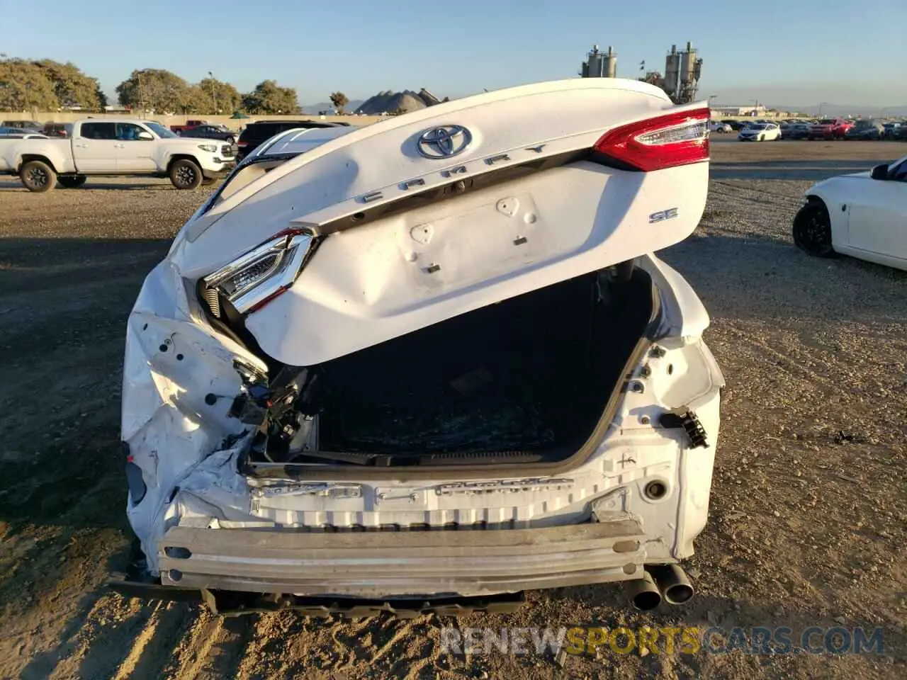 6 Photograph of a damaged car 4T1G11AK1LU974516 TOYOTA CAMRY 2020