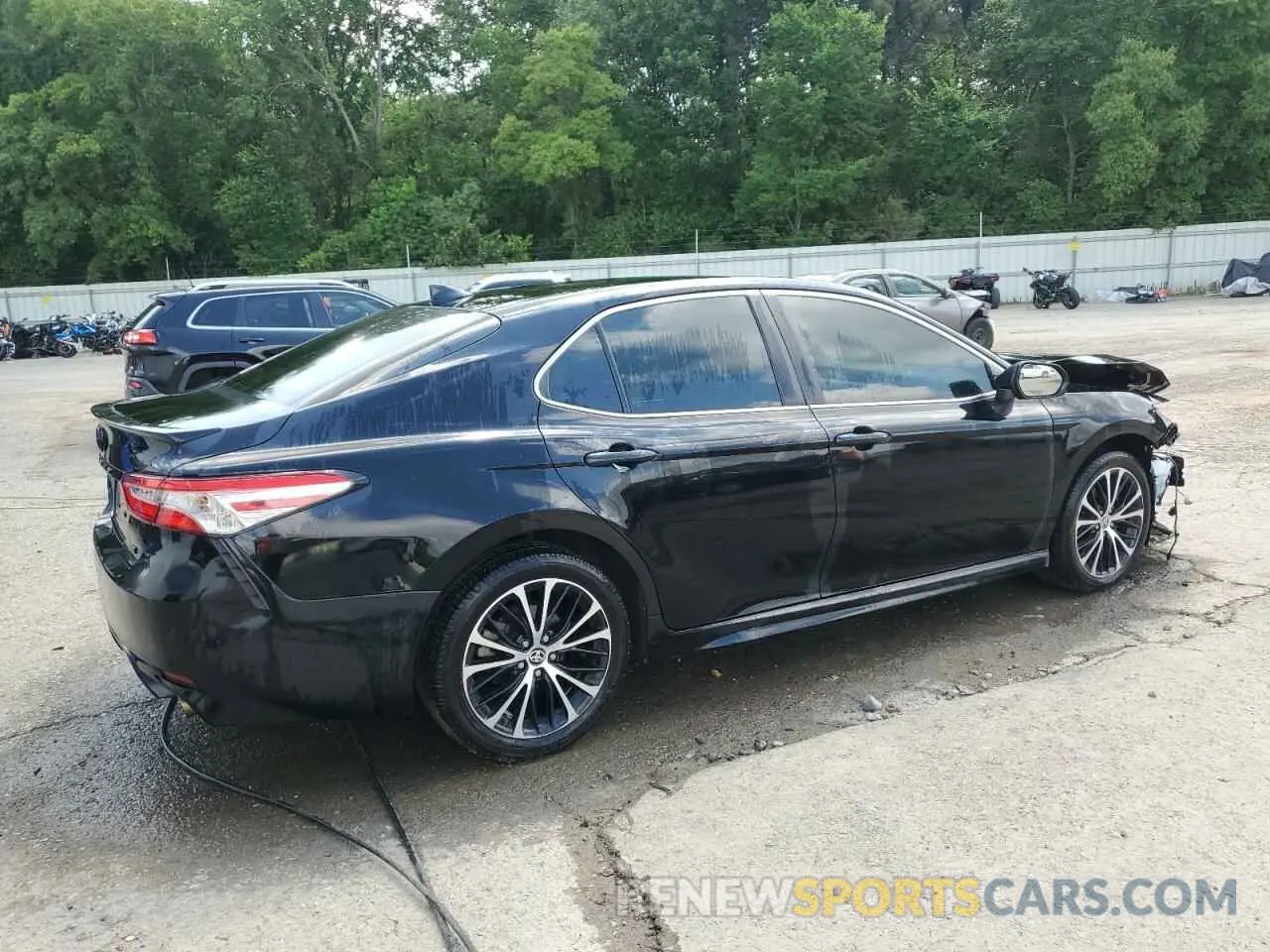 3 Photograph of a damaged car 4T1G11AK1LU982275 TOYOTA CAMRY 2020